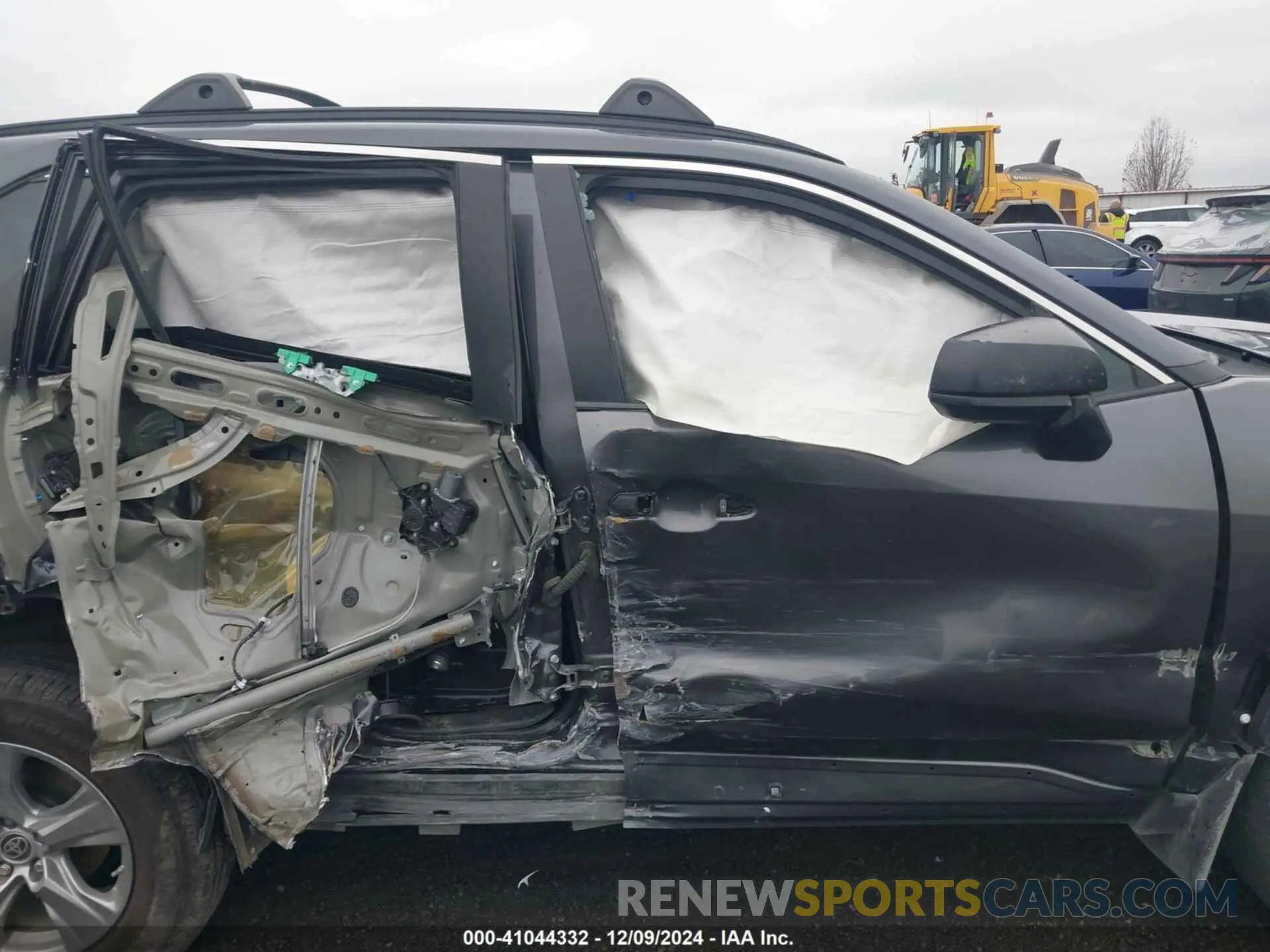 14 fotografías del automóvil dañado 2T3LWRFV2RW198754 TOYOTA RAV4 HYBRID 2024