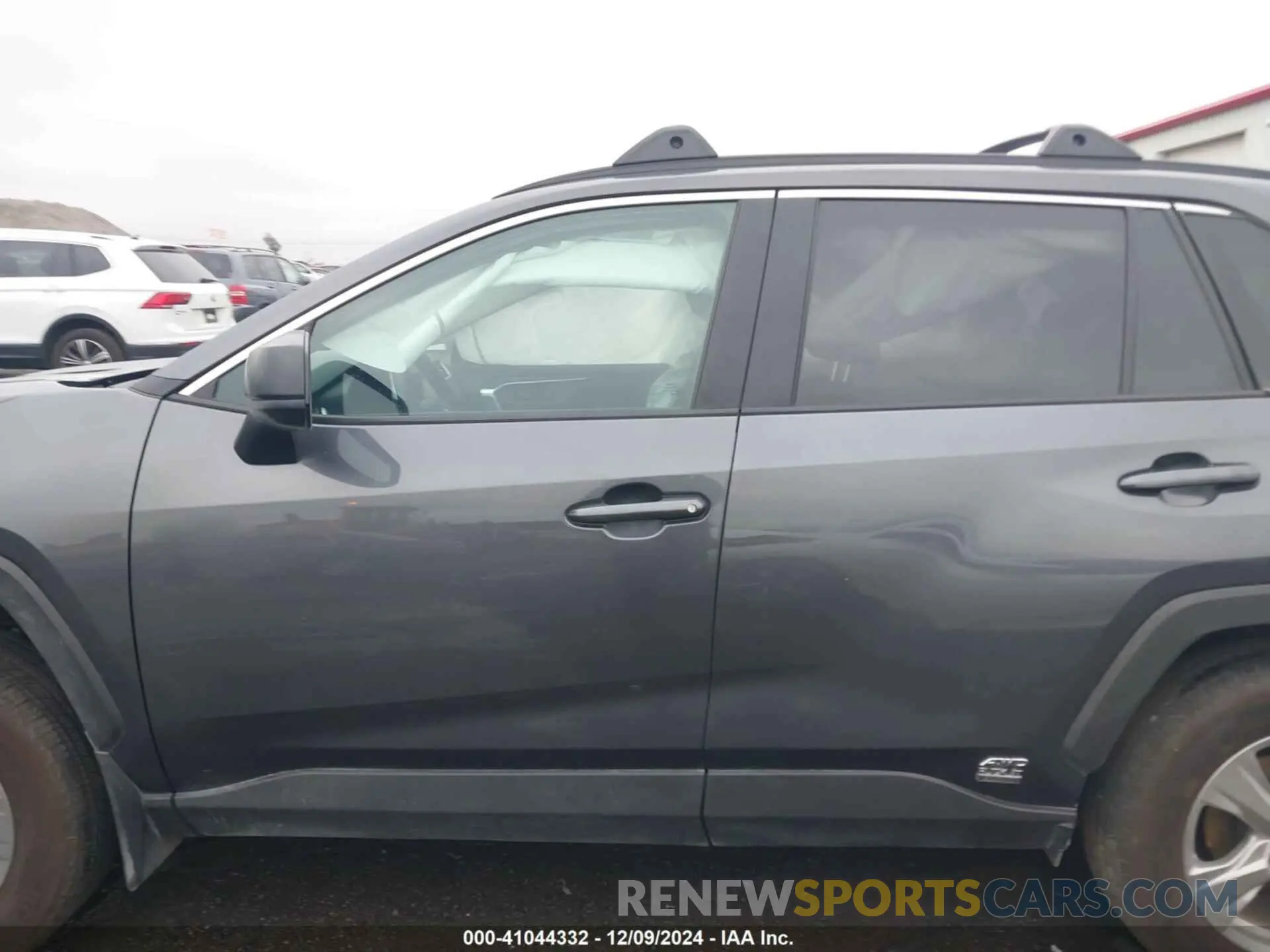 15 fotografías del automóvil dañado 2T3LWRFV2RW198754 TOYOTA RAV4 HYBRID 2024