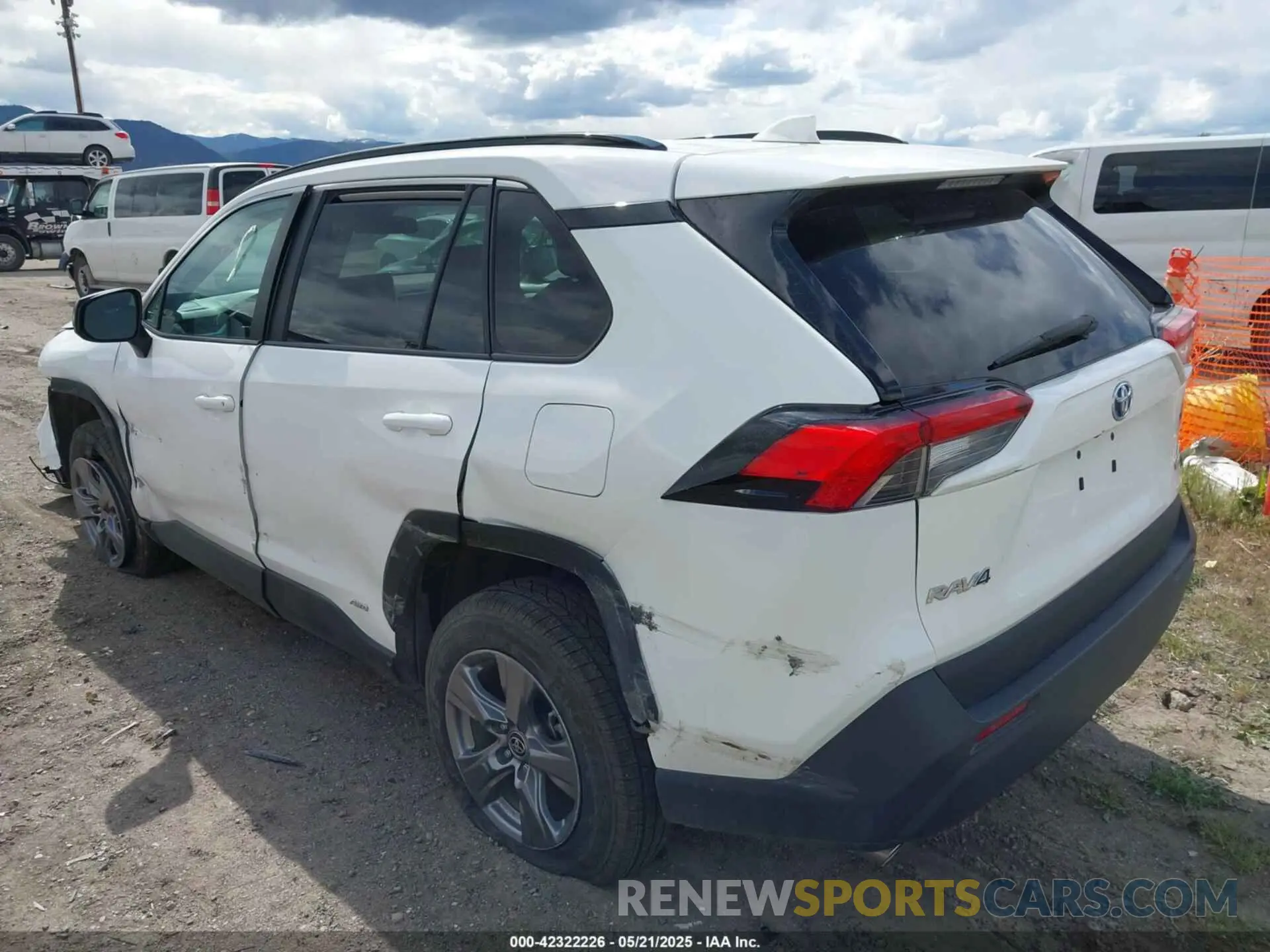 3 fotografías del automóvil dañado 2T3LWRFV7RW211398 TOYOTA RAV4 HYBRID 2024
