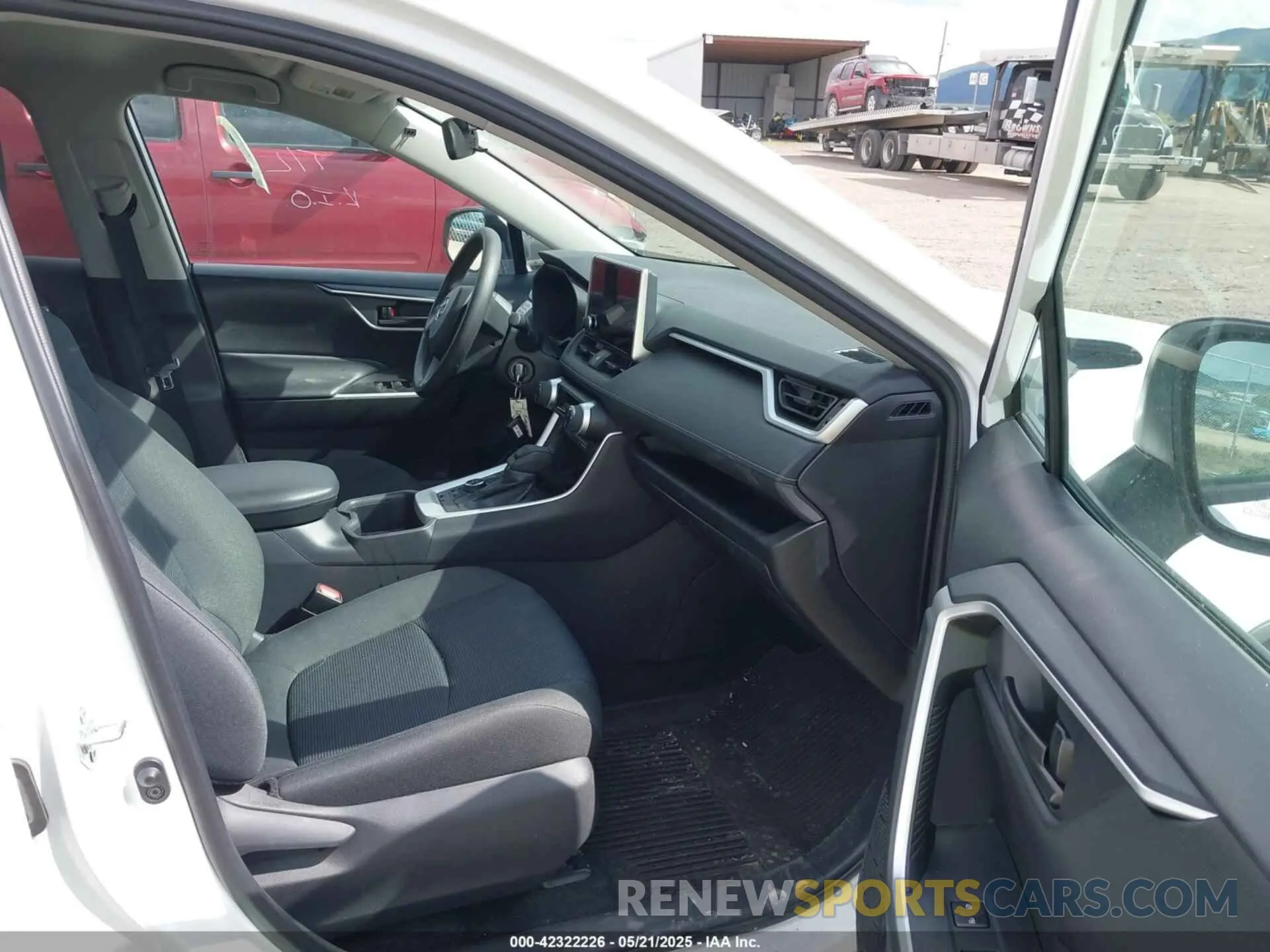 5 fotografías del automóvil dañado 2T3LWRFV7RW211398 TOYOTA RAV4 HYBRID 2024