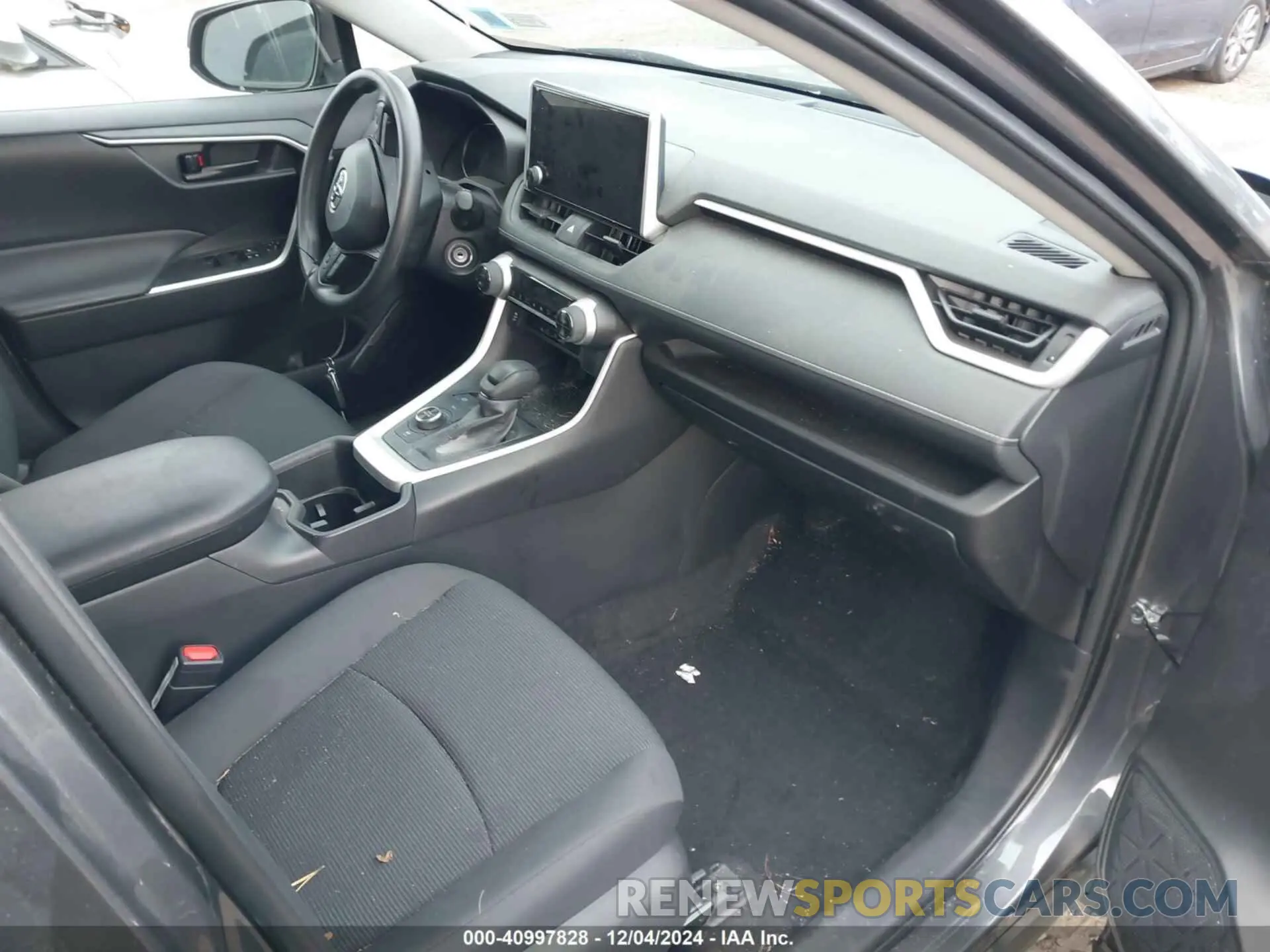 5 fotografías del automóvil dañado 2T3MWRFV0RW215409 TOYOTA RAV4 HYBRID 2024