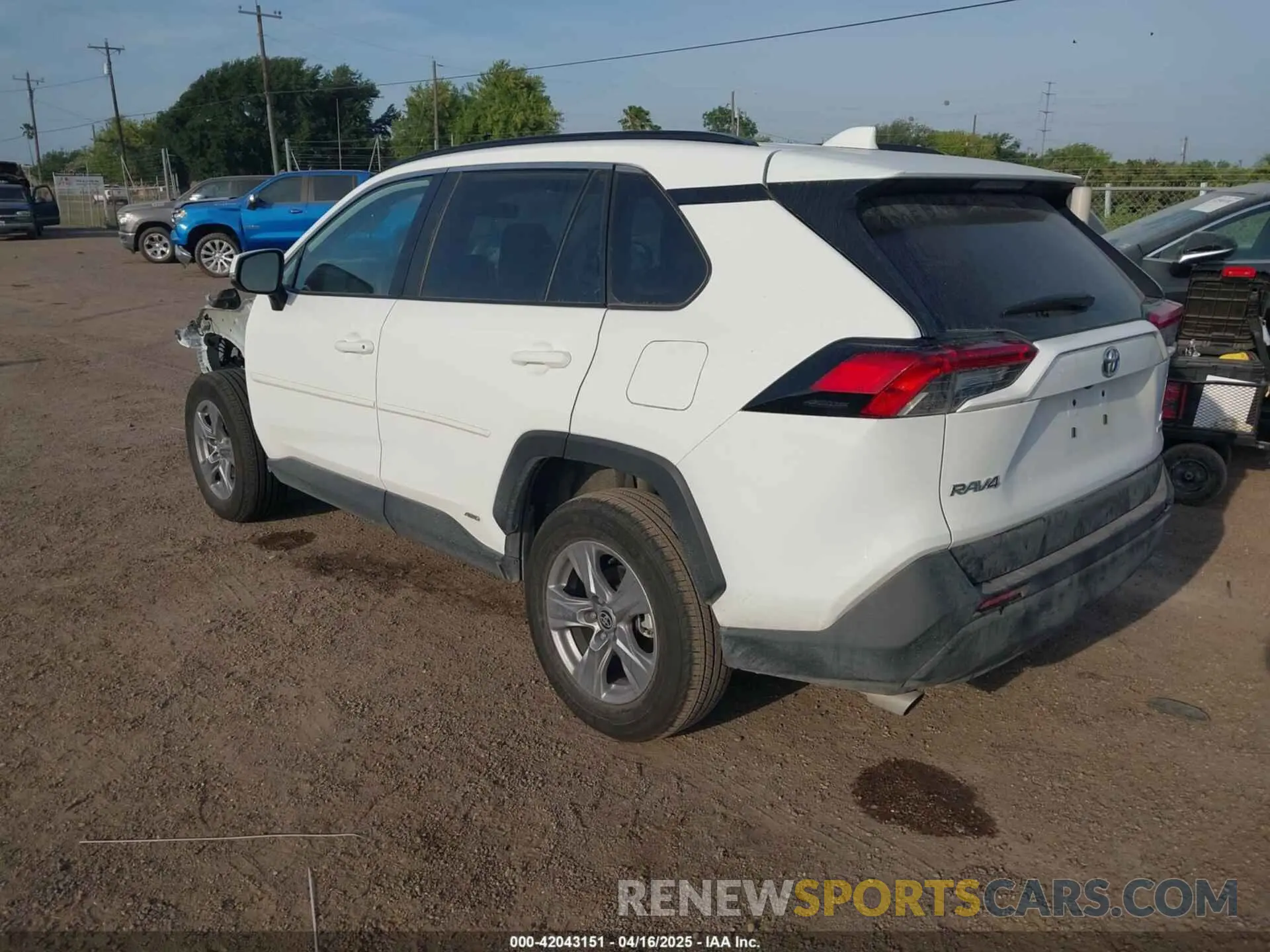 3 fotografías del automóvil dañado 2T3MWRFV3RW243740 TOYOTA RAV4 HYBRID 2024