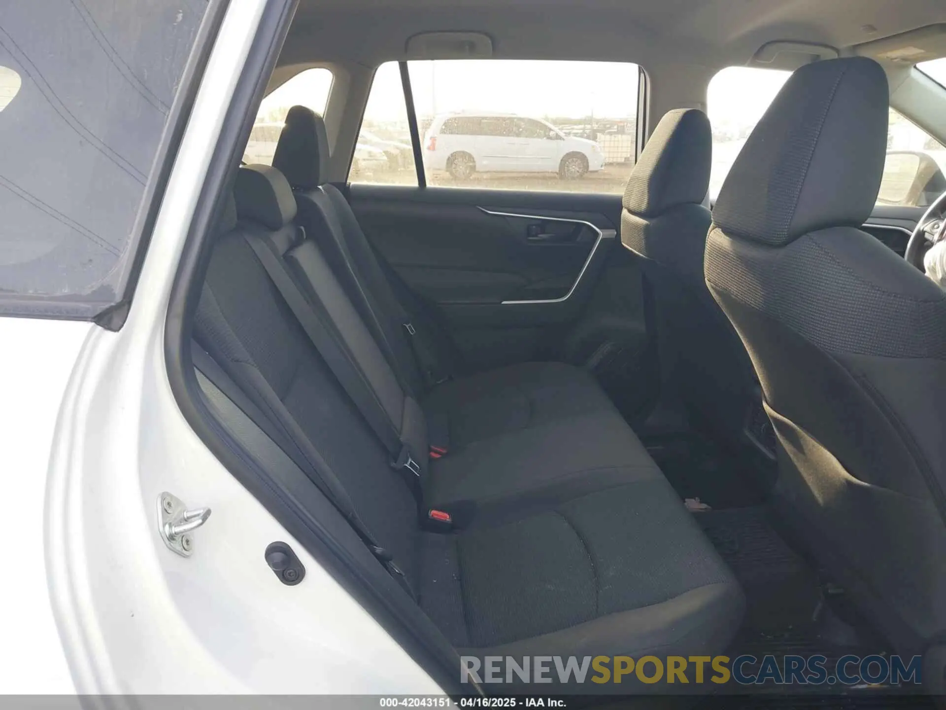 8 fotografías del automóvil dañado 2T3MWRFV3RW243740 TOYOTA RAV4 HYBRID 2024