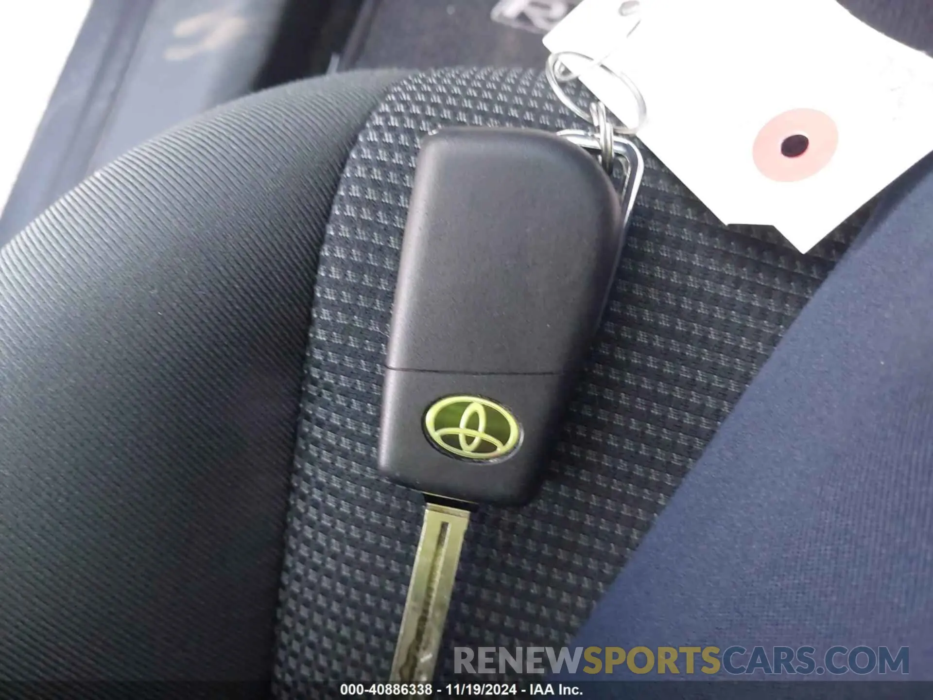 11 fotografías del automóvil dañado 2T3MWRFV8RW211883 TOYOTA RAV4 HYBRID 2024