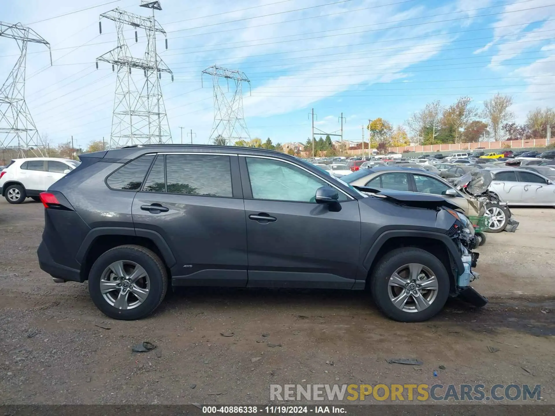 13 fotografías del automóvil dañado 2T3MWRFV8RW211883 TOYOTA RAV4 HYBRID 2024