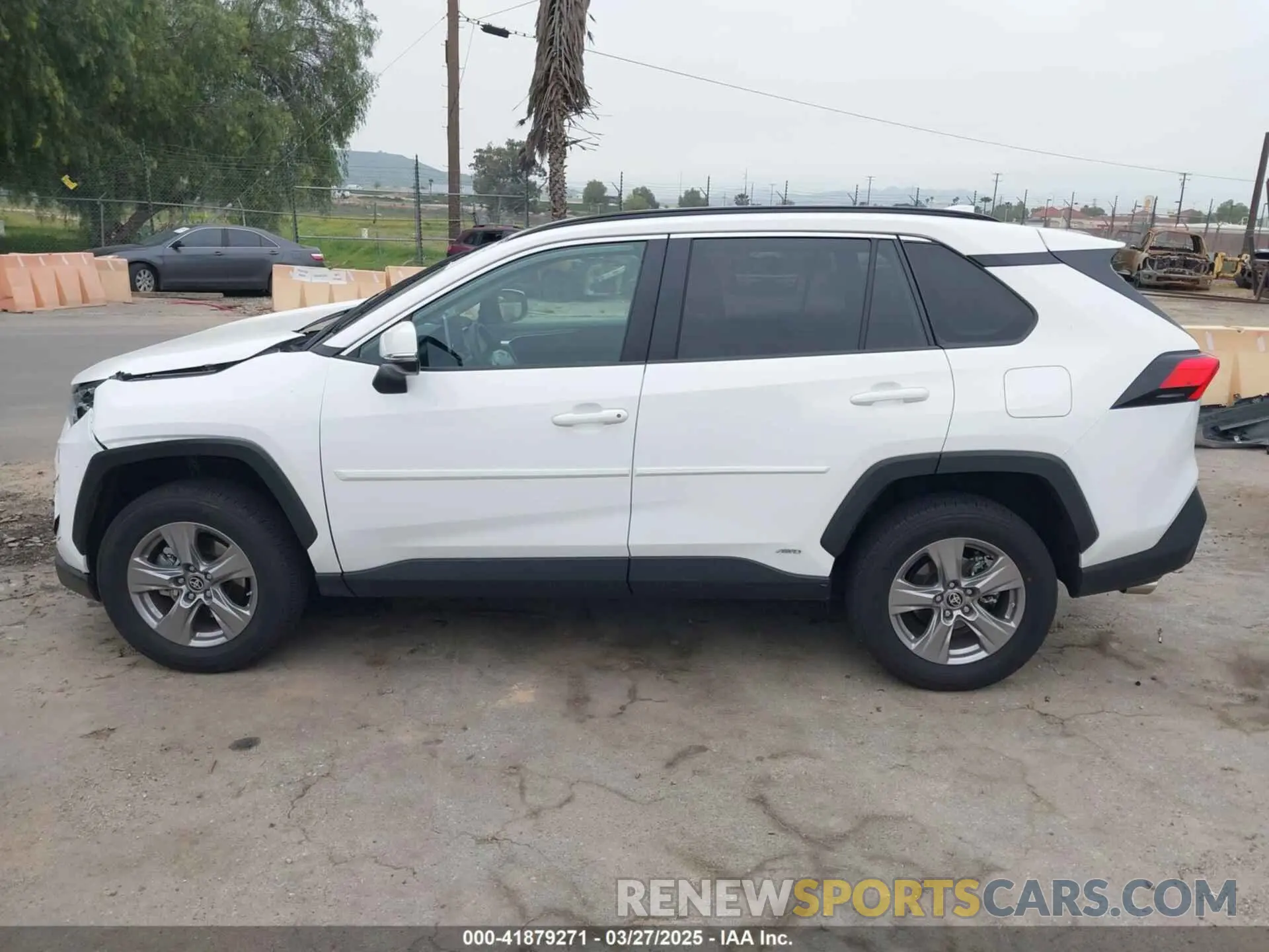 14 fotografías del automóvil dañado 2T3MWRFV9RW222584 TOYOTA RAV4 HYBRID 2024