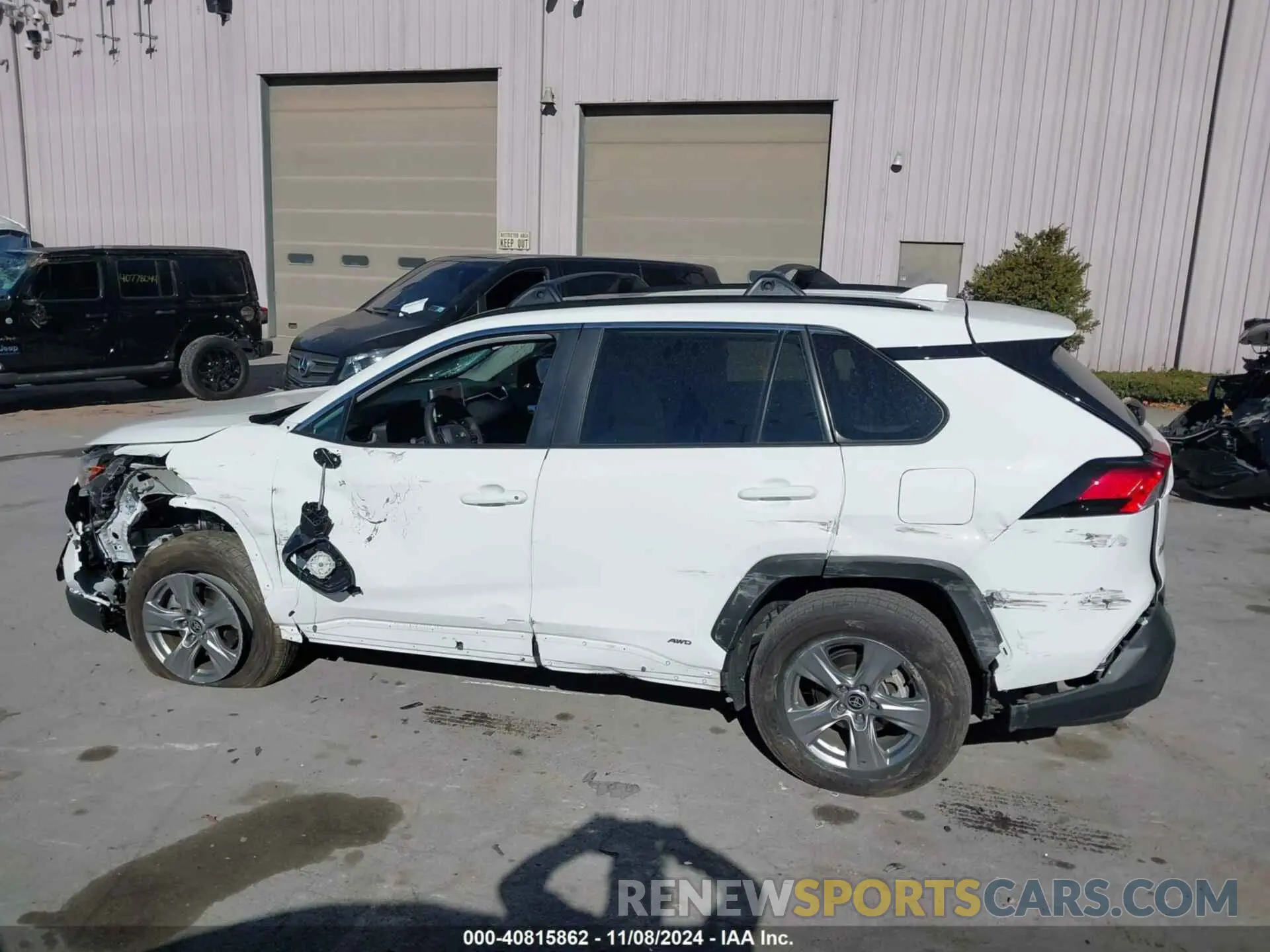 13 fotografías del automóvil dañado 2T3RWRFV0RW207056 TOYOTA RAV4 HYBRID 2024