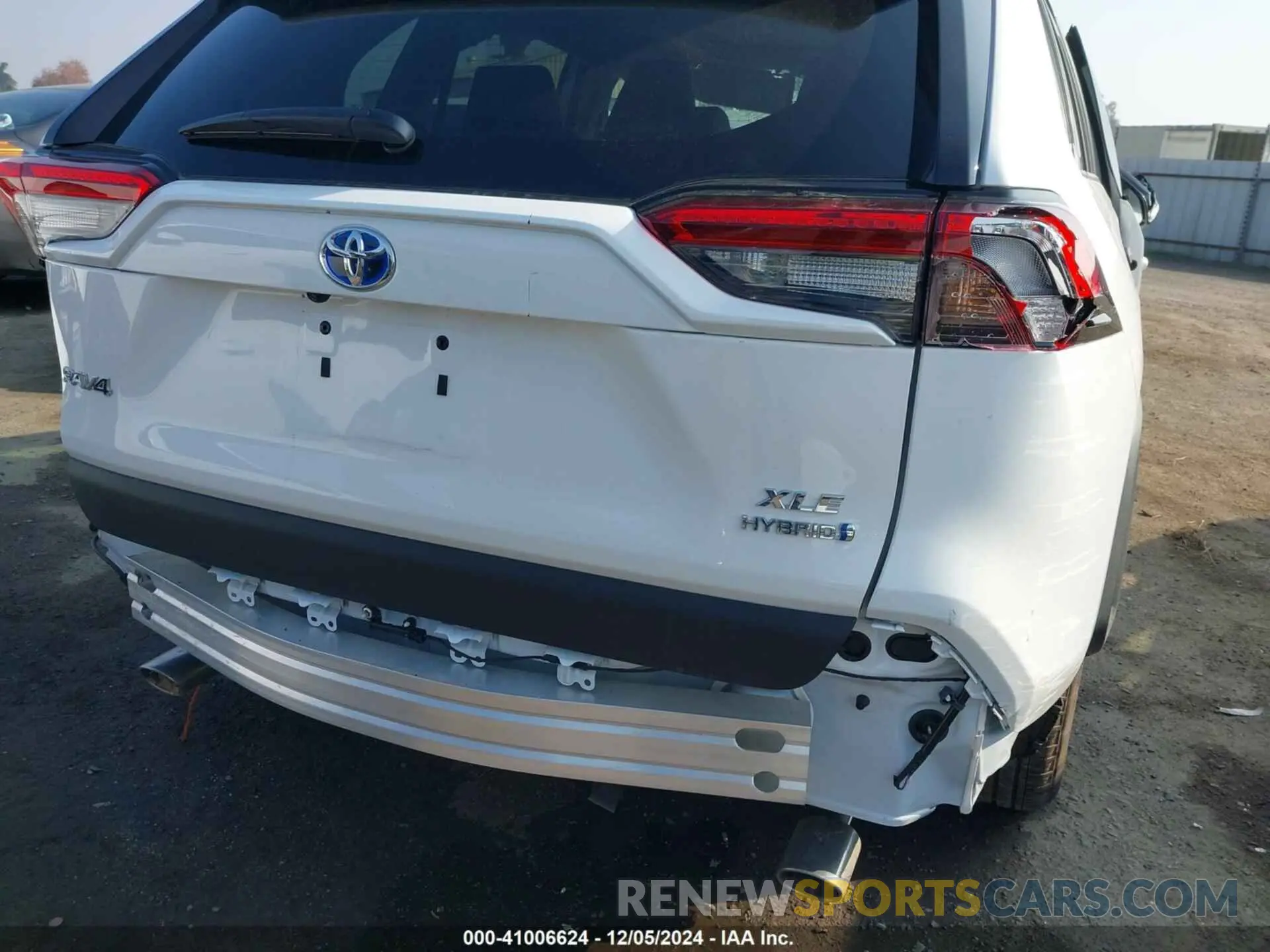 14 fotografías del automóvil dañado 2T3RWRFV0RW207235 TOYOTA RAV4 HYBRID 2024