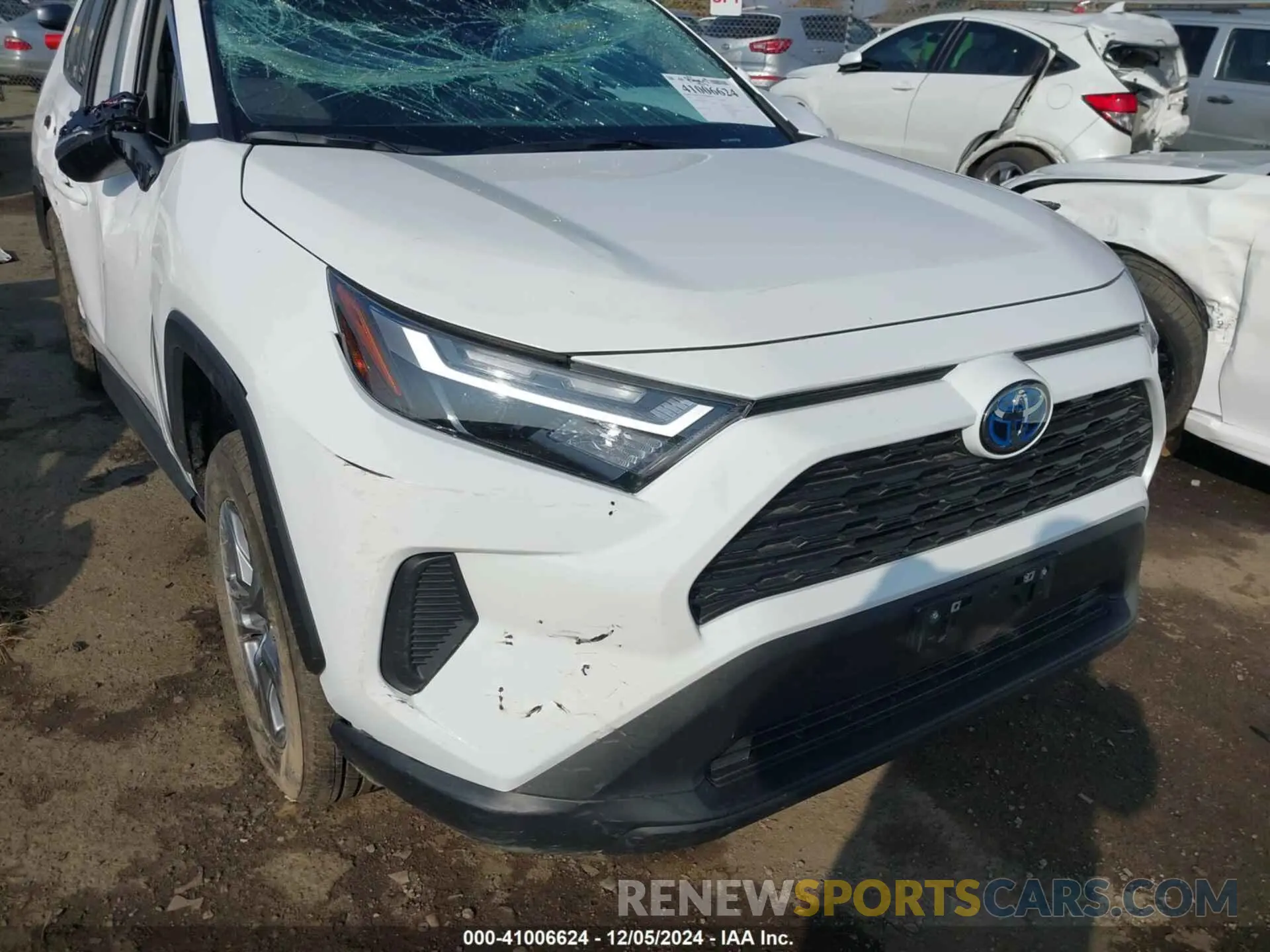16 fotografías del automóvil dañado 2T3RWRFV0RW207235 TOYOTA RAV4 HYBRID 2024