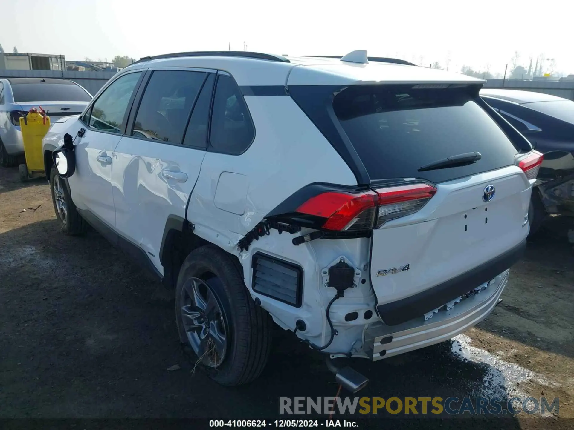 3 fotografías del automóvil dañado 2T3RWRFV0RW207235 TOYOTA RAV4 HYBRID 2024