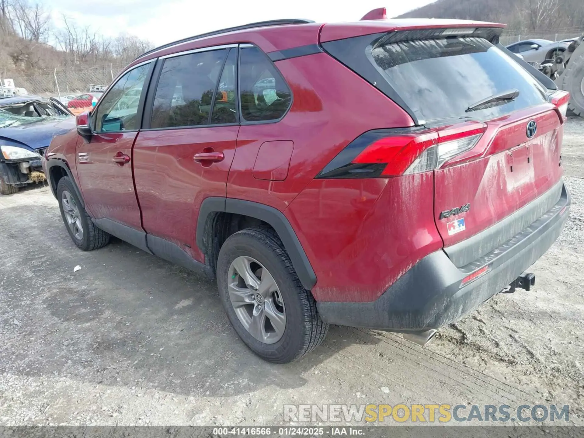 3 fotografías del automóvil dañado 2T3RWRFV0RW238744 TOYOTA RAV4 HYBRID 2024