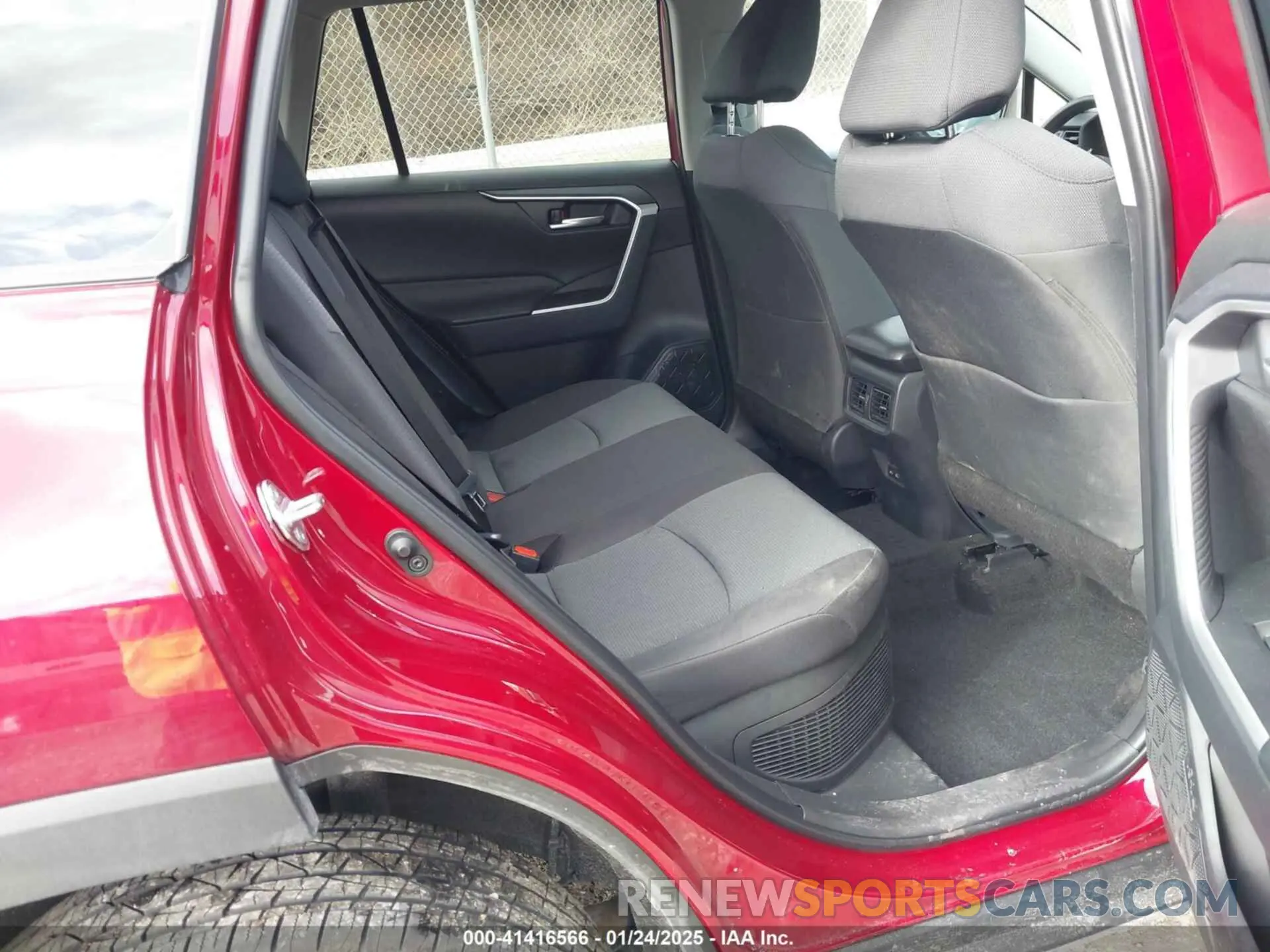 8 fotografías del automóvil dañado 2T3RWRFV0RW238744 TOYOTA RAV4 HYBRID 2024