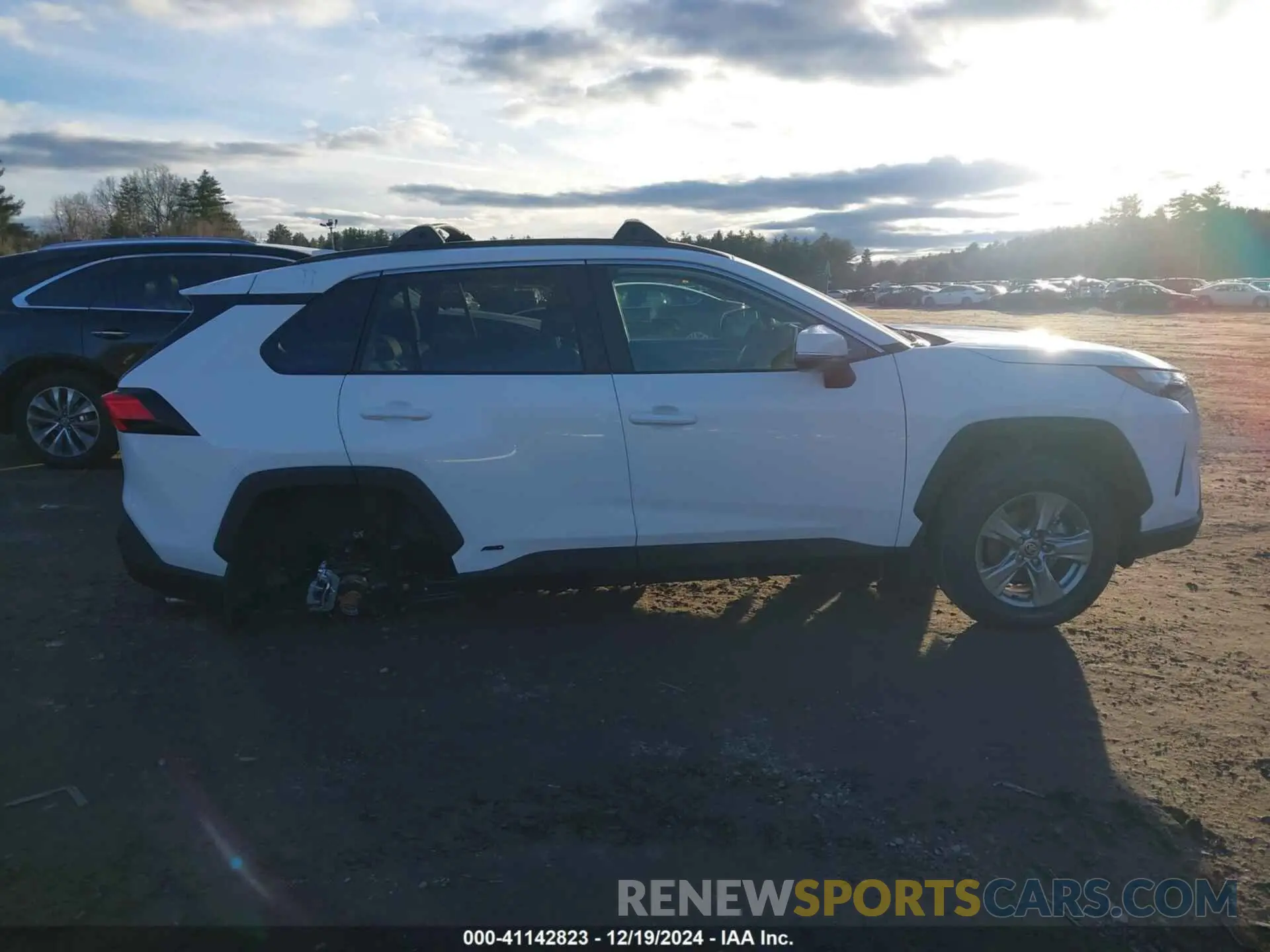 14 fotografías del automóvil dañado 2T3RWRFV0RW250781 TOYOTA RAV4 HYBRID 2024