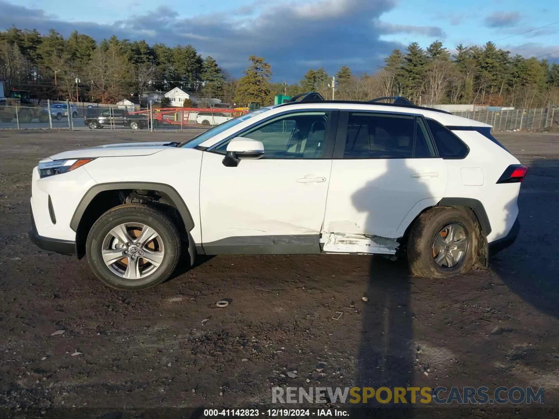15 fotografías del automóvil dañado 2T3RWRFV0RW250781 TOYOTA RAV4 HYBRID 2024