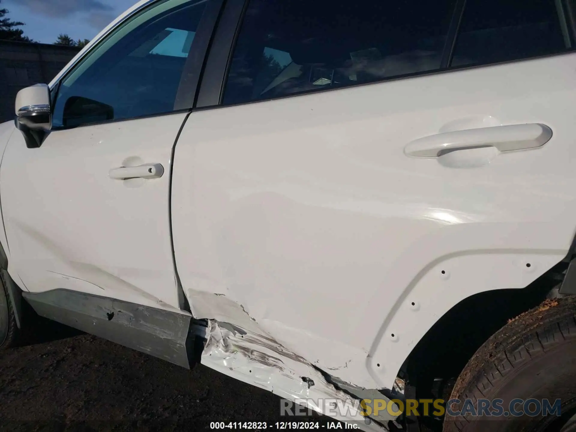 18 fotografías del automóvil dañado 2T3RWRFV0RW250781 TOYOTA RAV4 HYBRID 2024