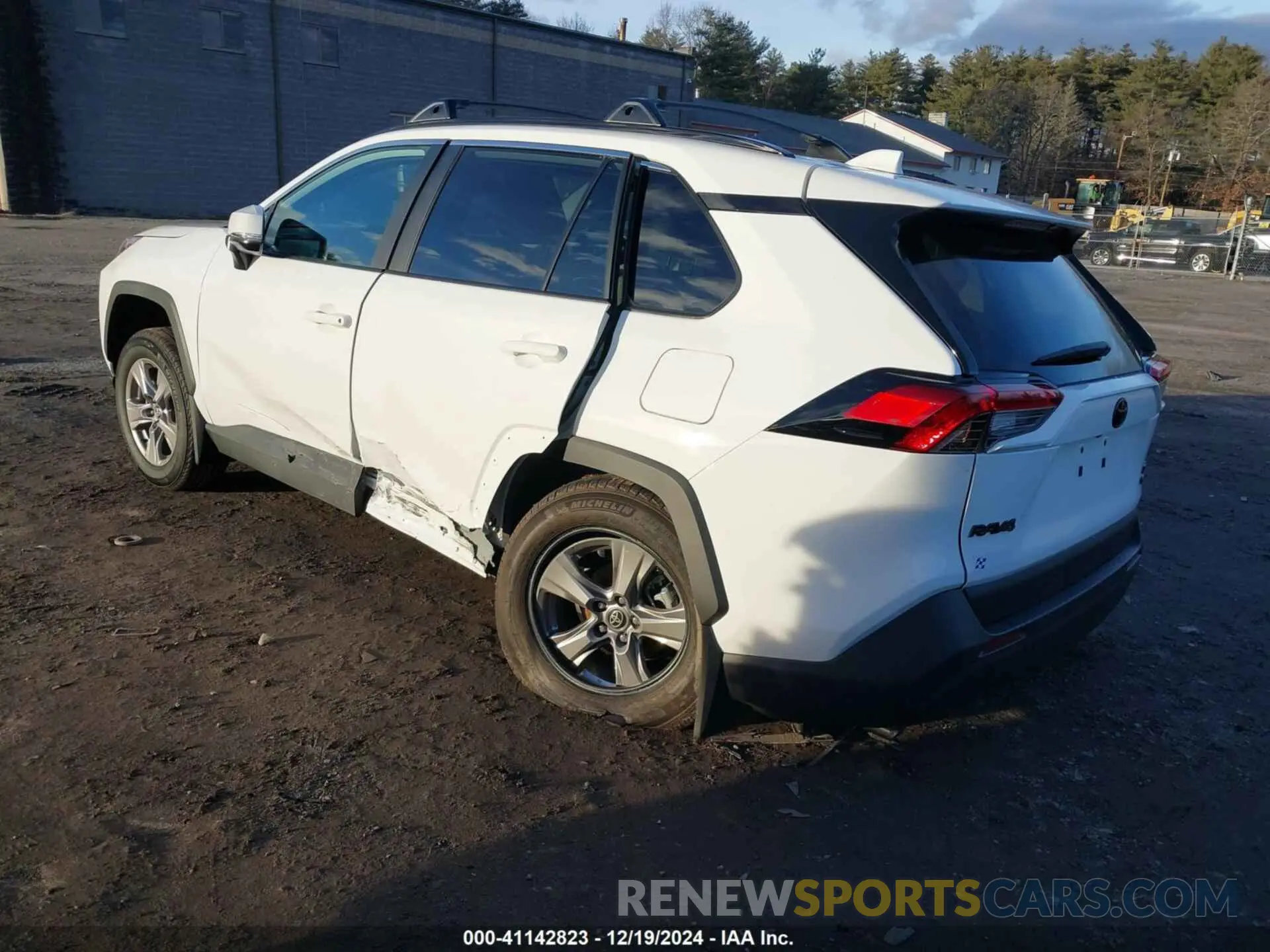 3 fotografías del automóvil dañado 2T3RWRFV0RW250781 TOYOTA RAV4 HYBRID 2024