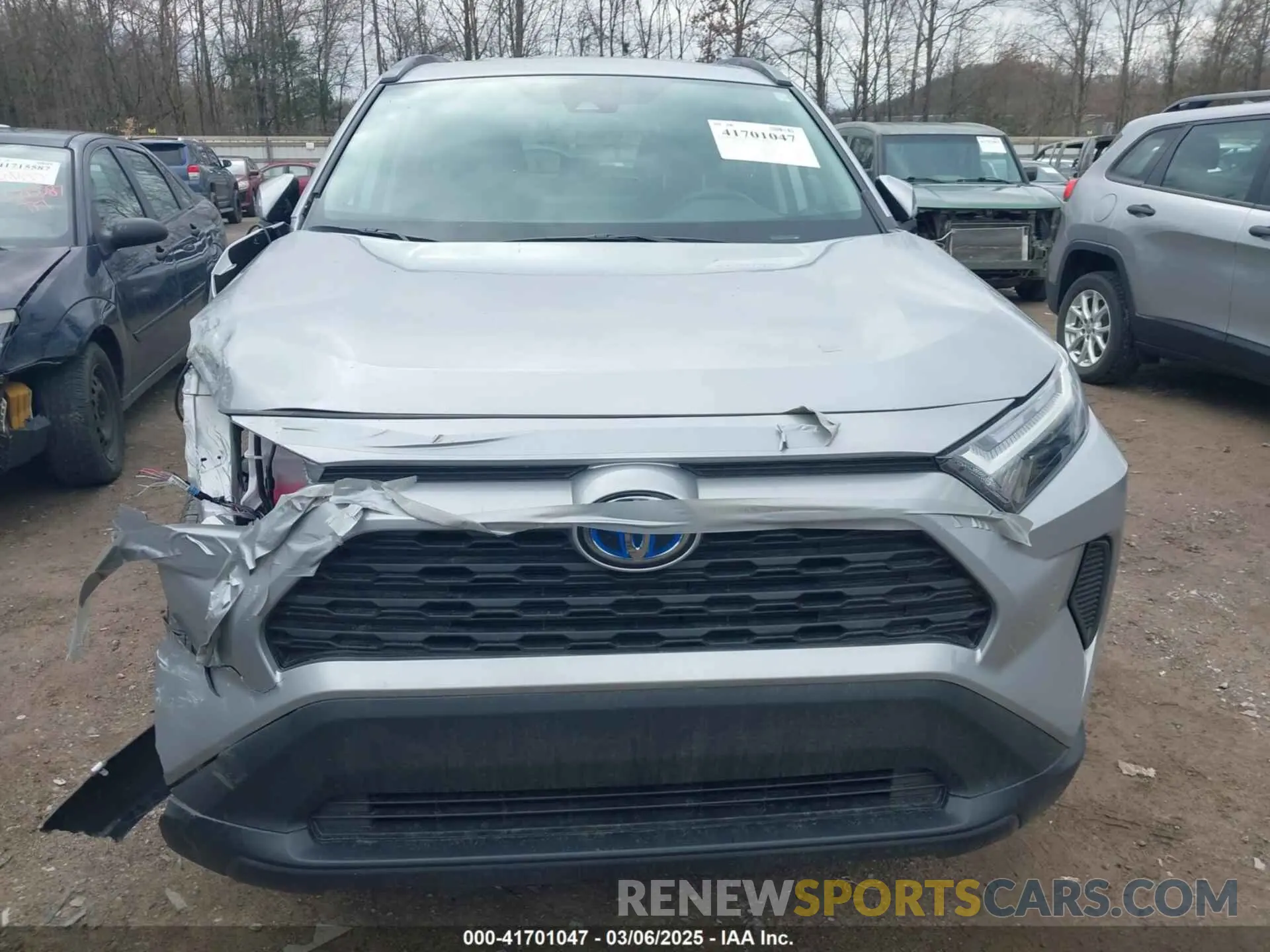 12 fotografías del automóvil dañado 2T3RWRFV2RW232802 TOYOTA RAV4 HYBRID 2024