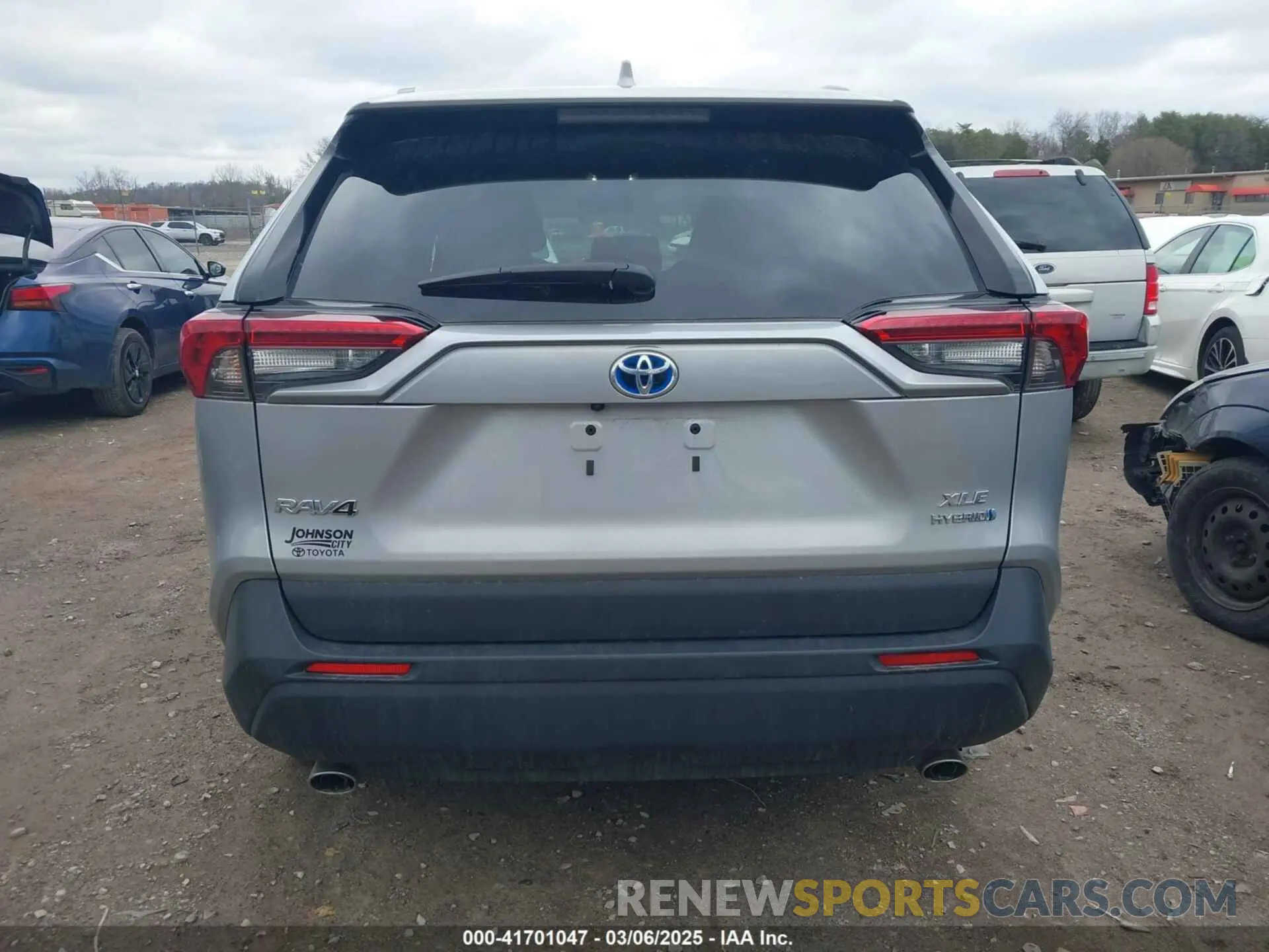 16 fotografías del automóvil dañado 2T3RWRFV2RW232802 TOYOTA RAV4 HYBRID 2024