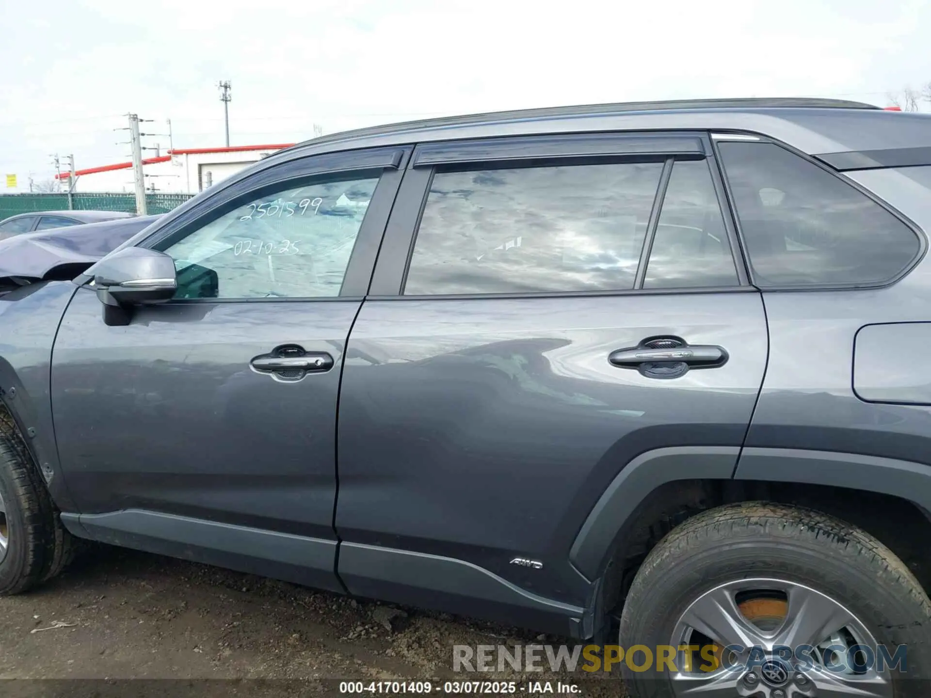 15 fotografías del automóvil dañado 2T3RWRFV8RW248096 TOYOTA RAV4 HYBRID 2024