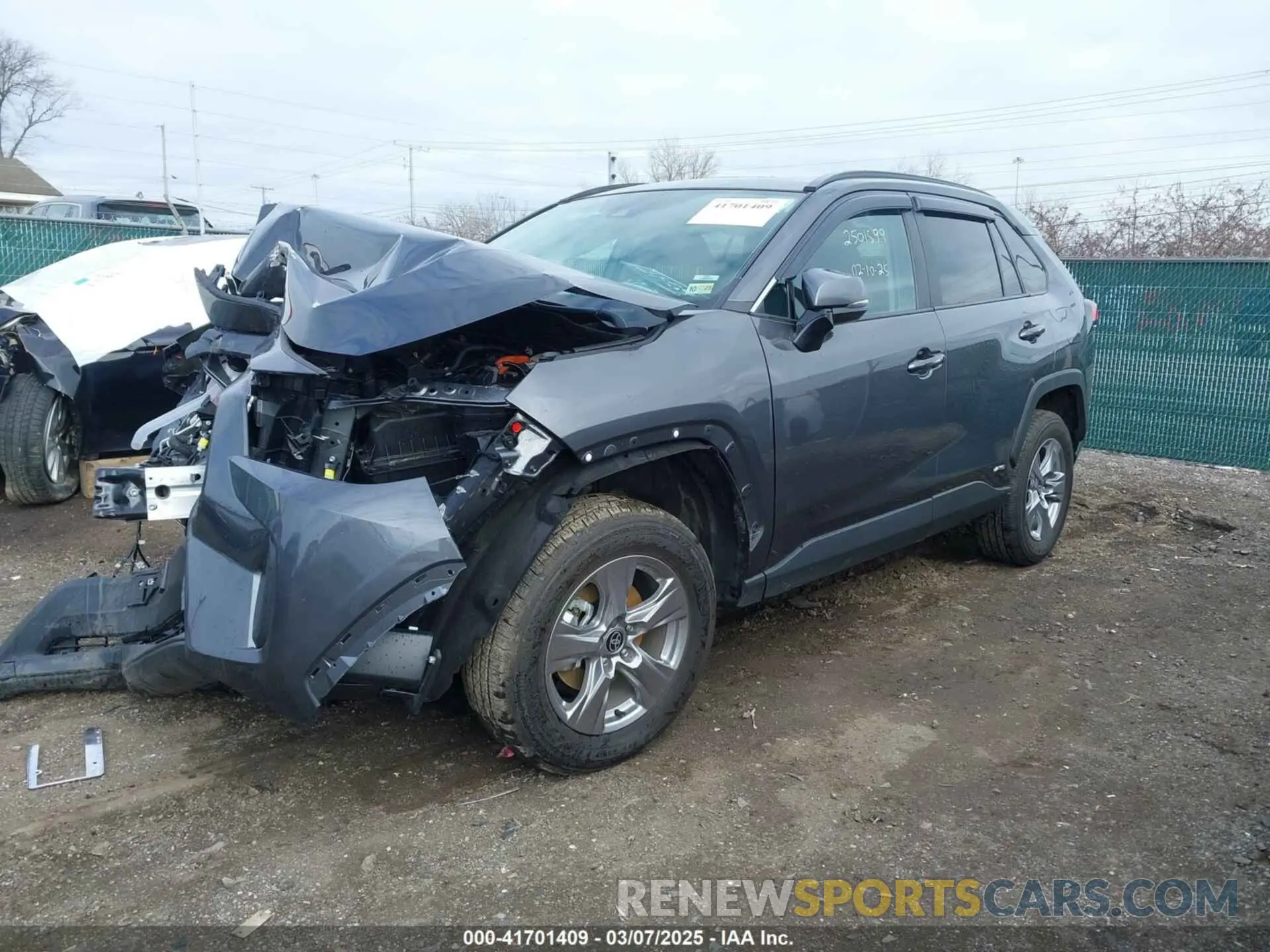 2 fotografías del automóvil dañado 2T3RWRFV8RW248096 TOYOTA RAV4 HYBRID 2024