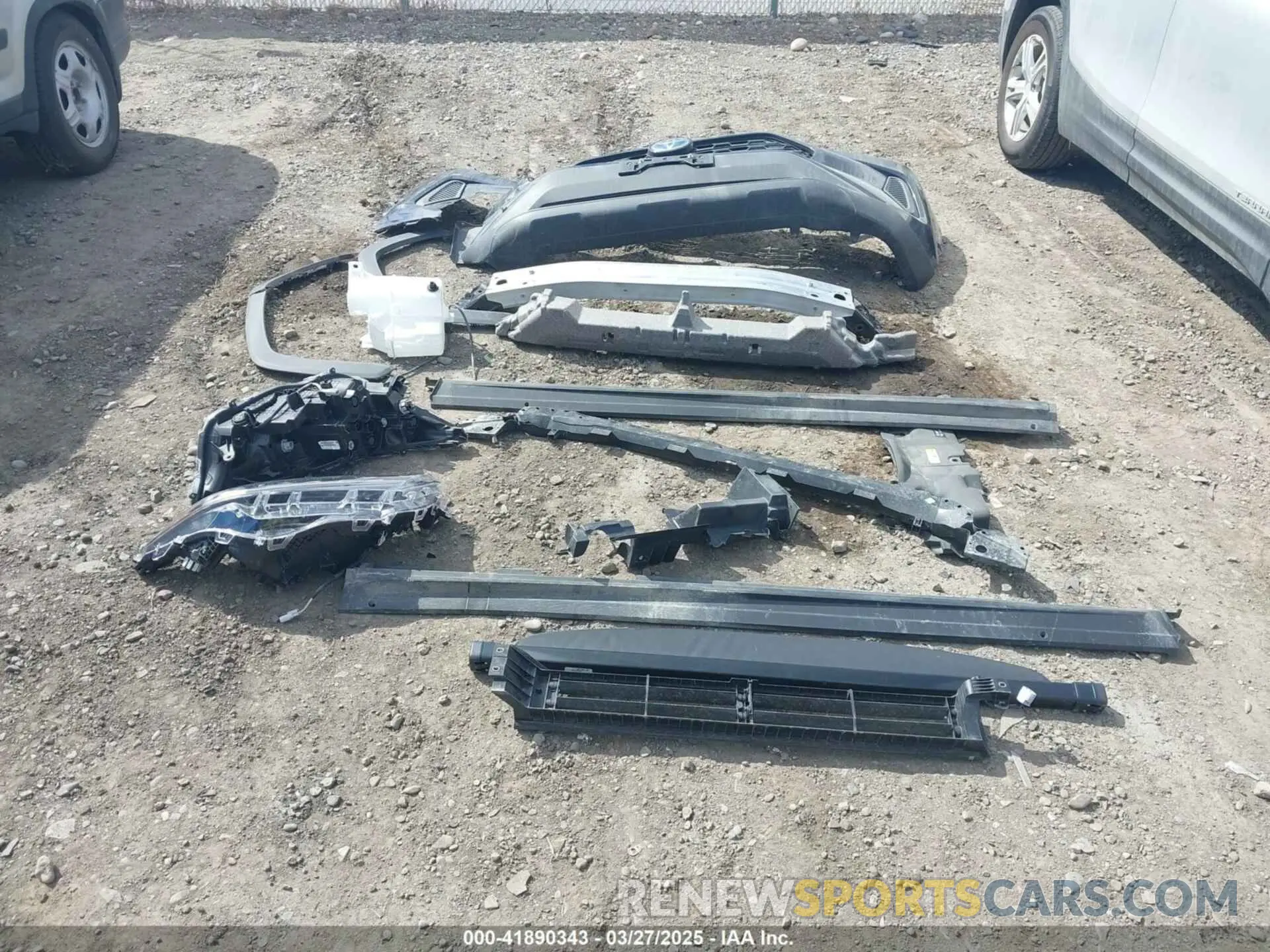 12 fotografías del automóvil dañado 2T3RWRFV9RW193450 TOYOTA RAV4 HYBRID 2024