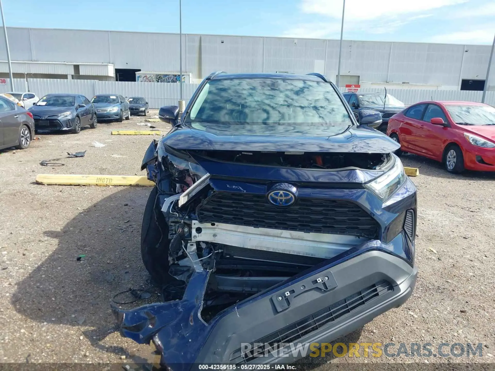 12 fotografías del automóvil dañado 2T3RWRFV9RW232652 TOYOTA RAV4 HYBRID 2024