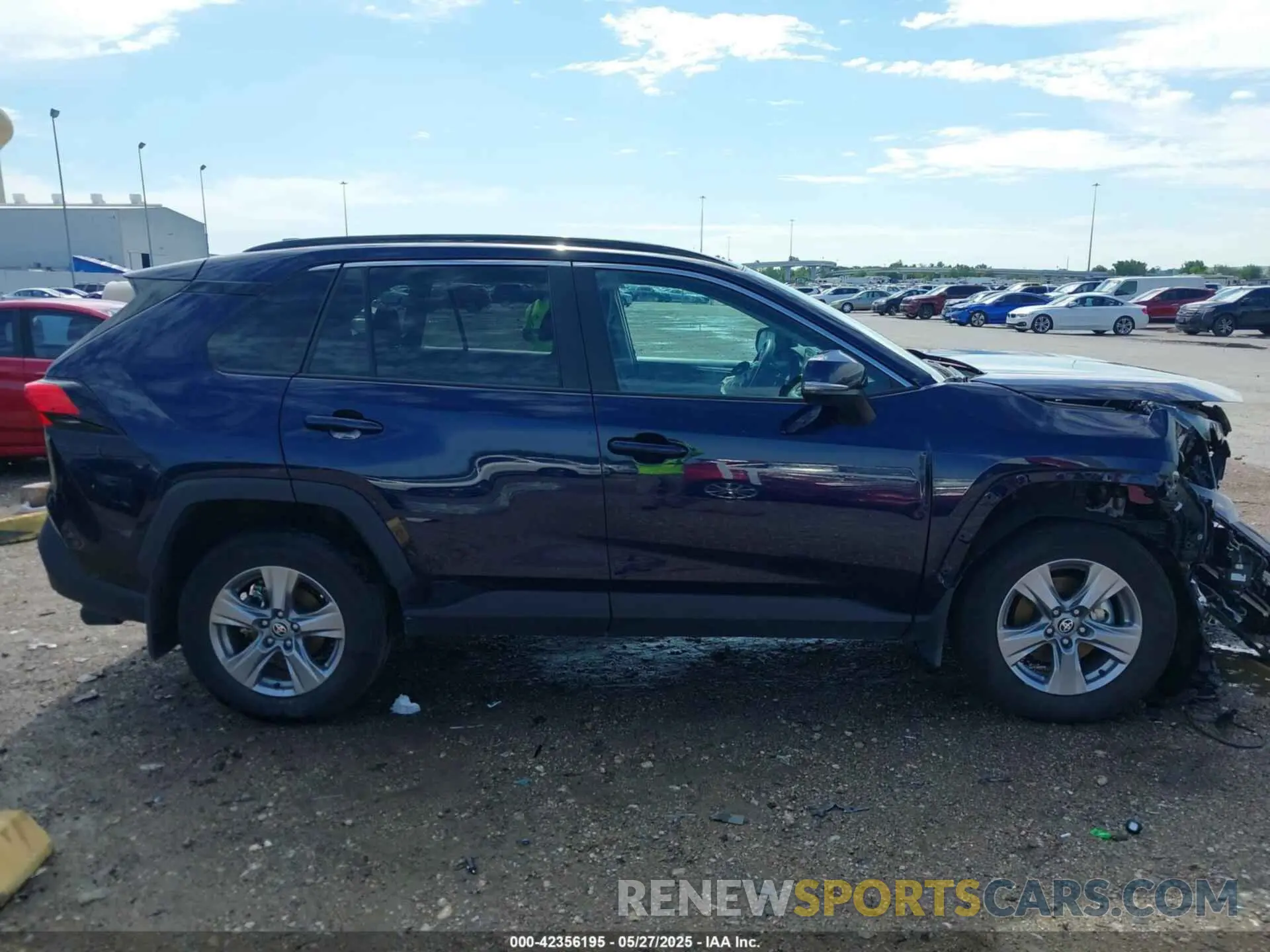 13 fotografías del automóvil dañado 2T3RWRFV9RW232652 TOYOTA RAV4 HYBRID 2024