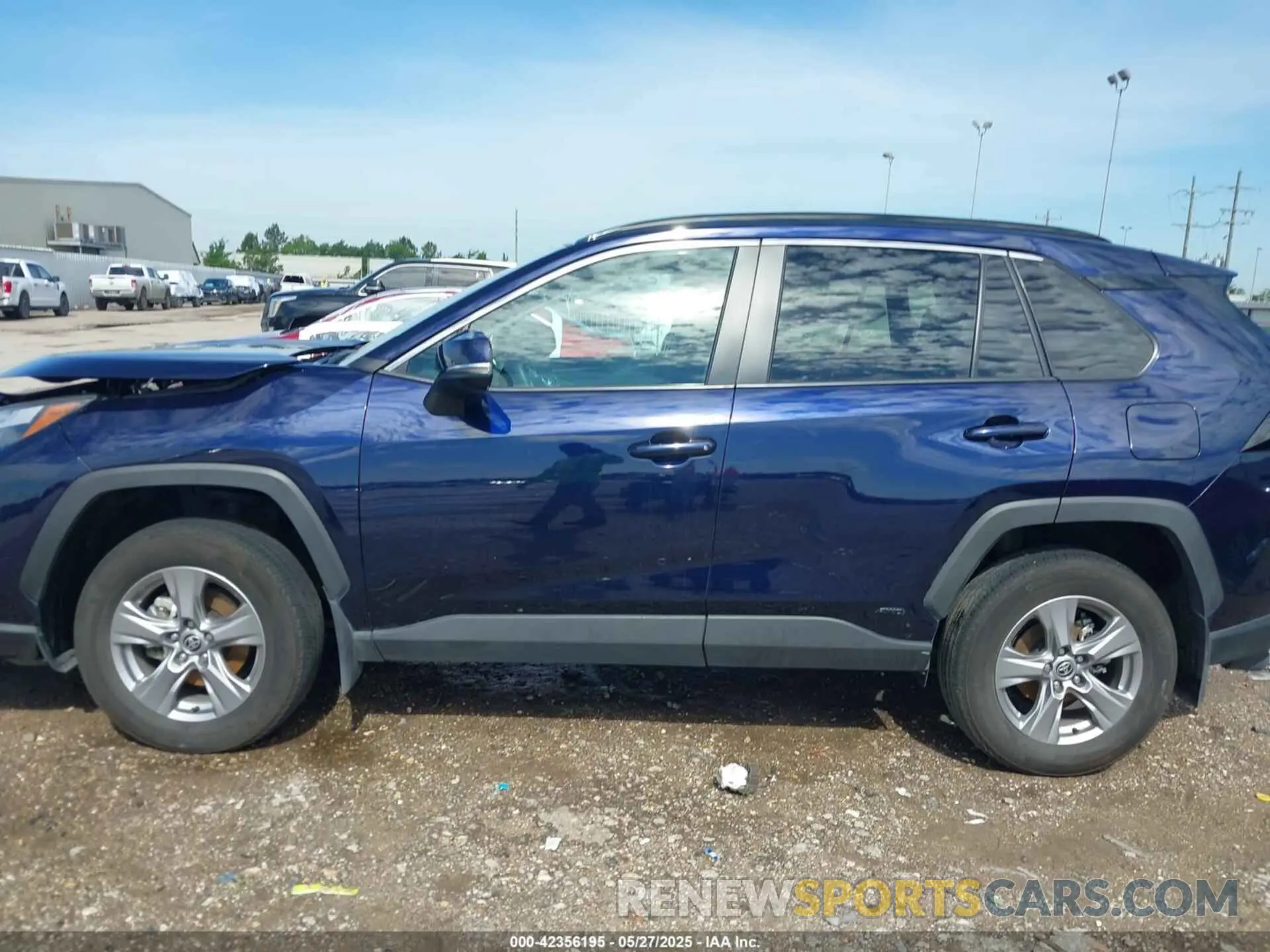 14 fotografías del automóvil dañado 2T3RWRFV9RW232652 TOYOTA RAV4 HYBRID 2024