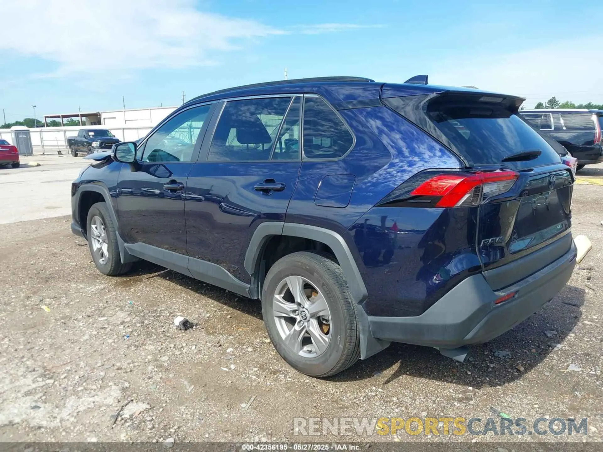 3 fotografías del automóvil dañado 2T3RWRFV9RW232652 TOYOTA RAV4 HYBRID 2024