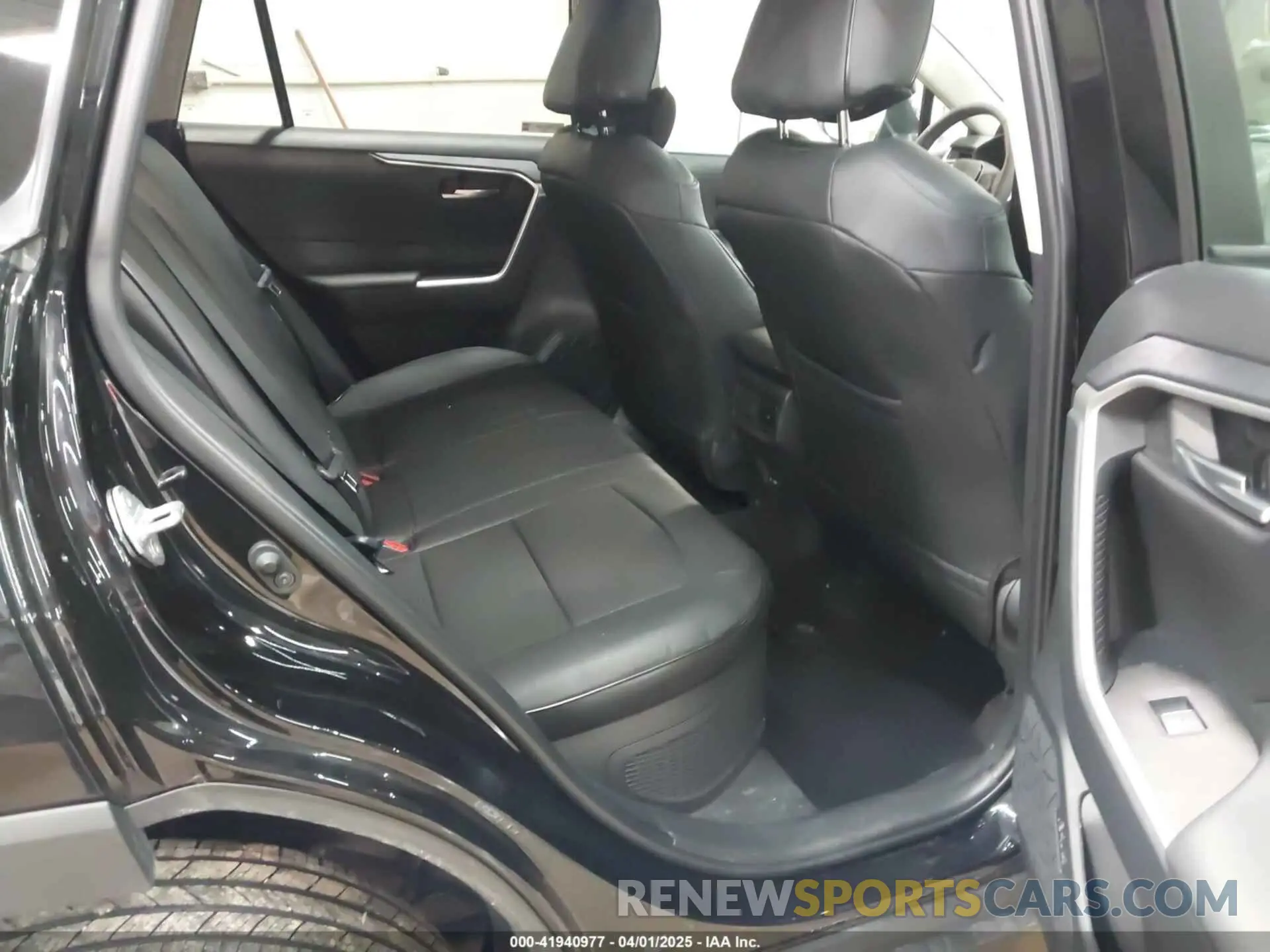 8 fotografías del automóvil dañado 2T3RWRFVXRW238122 TOYOTA RAV4 HYBRID 2024