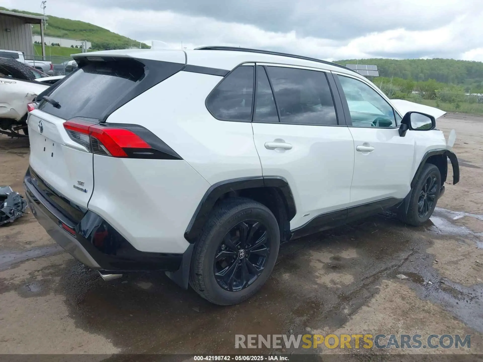 4 fotografías del automóvil dañado 2T3T6RFV3RW066117 TOYOTA RAV4 HYBRID 2024