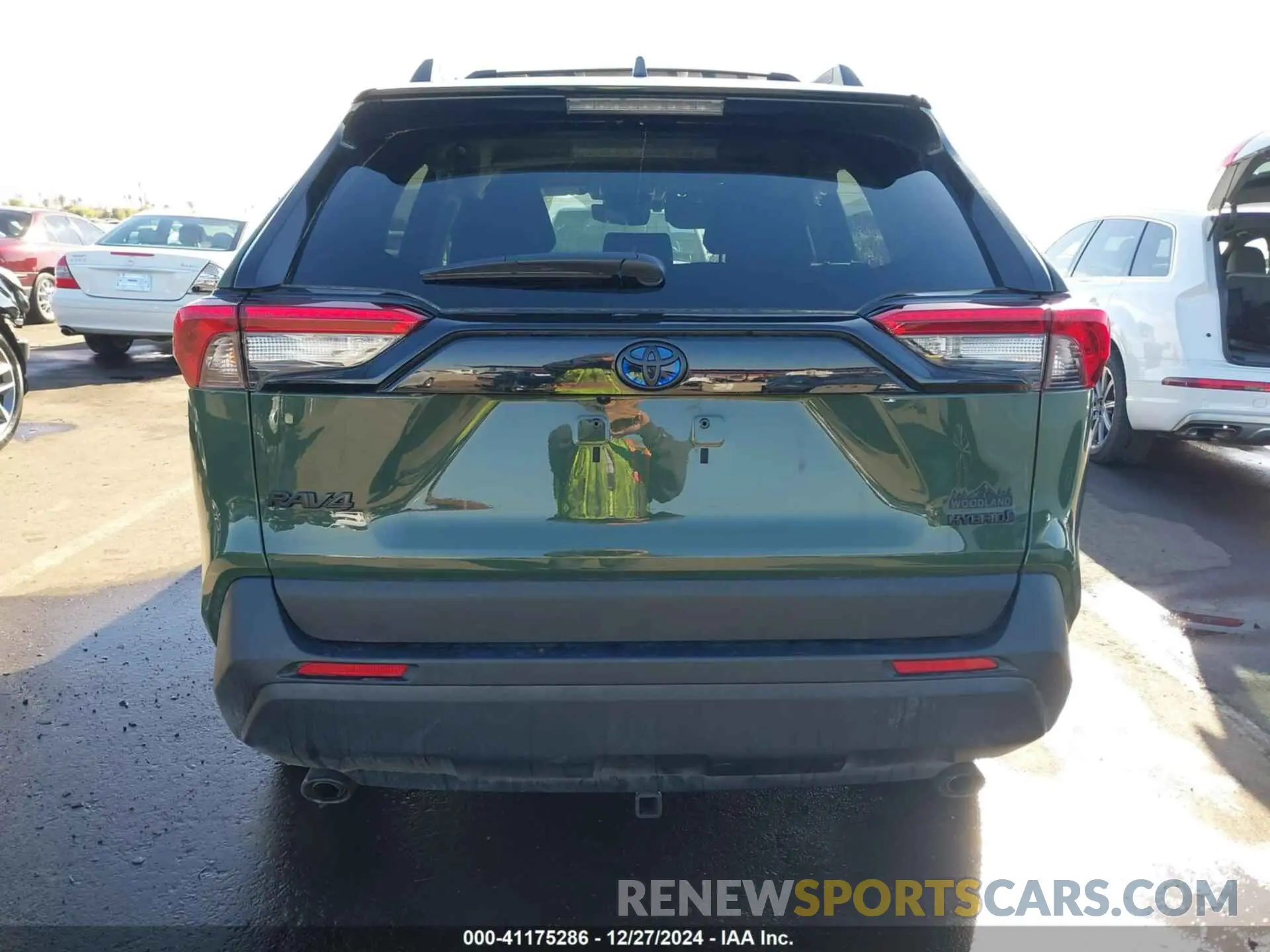 16 fotografías del automóvil dañado 2T3UWRFV0RW226460 TOYOTA RAV4 HYBRID 2024