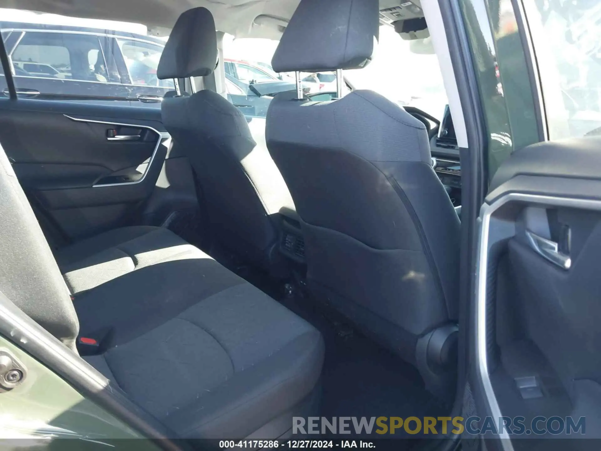 8 fotografías del automóvil dañado 2T3UWRFV0RW226460 TOYOTA RAV4 HYBRID 2024