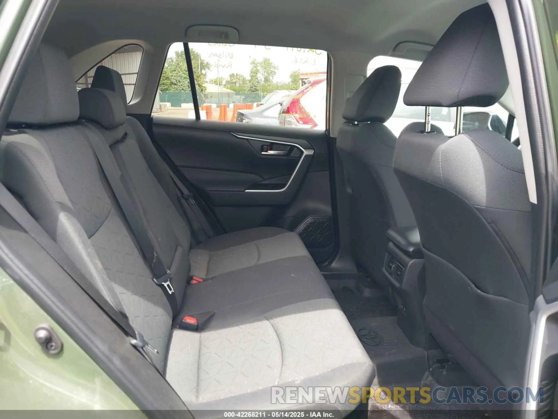 8 fotografías del automóvil dañado 2T3UWRFV4RW219138 TOYOTA RAV4 HYBRID 2024