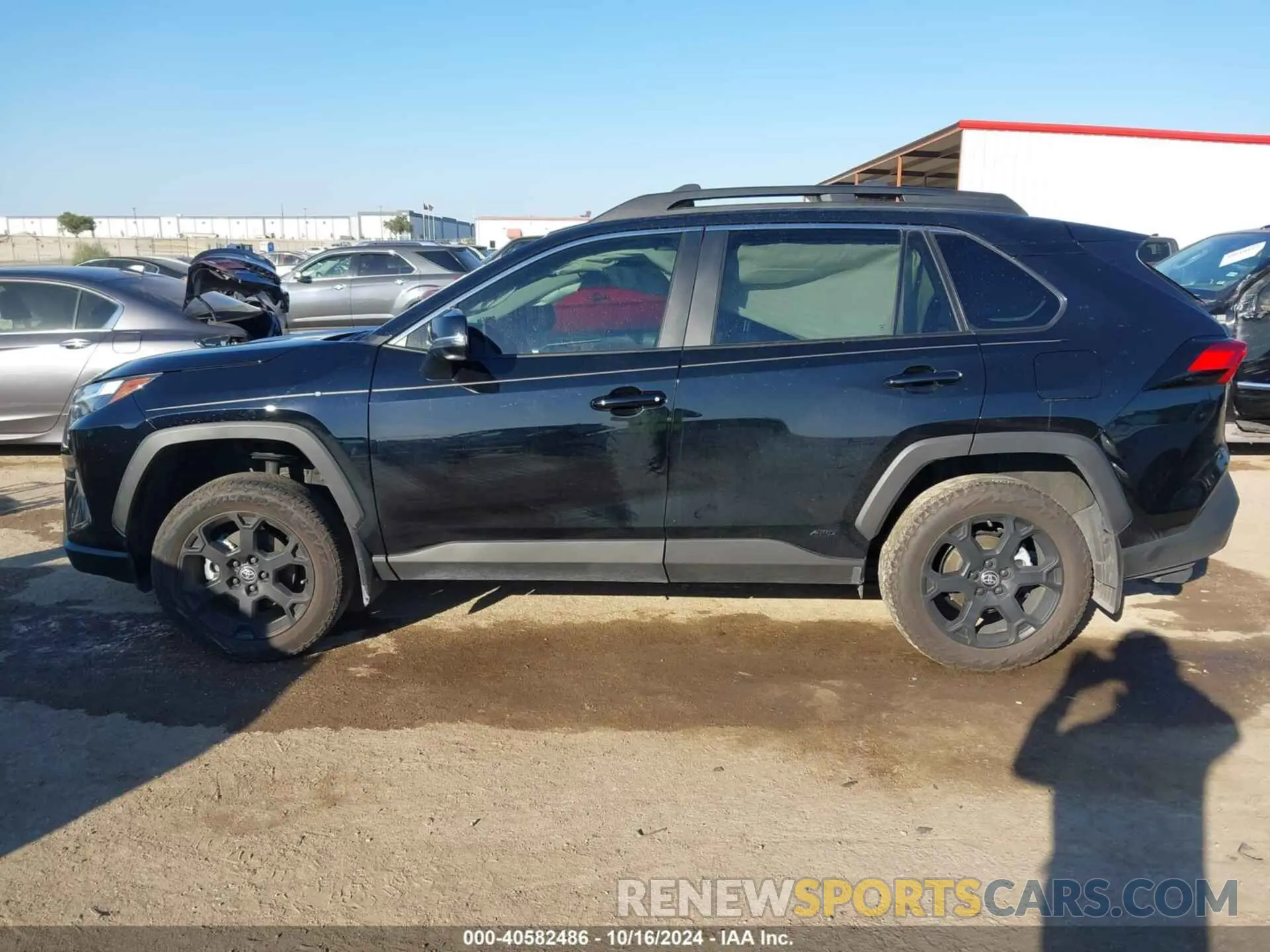 14 fotografías del automóvil dañado 2T3UWRFV6RW222719 TOYOTA RAV4 HYBRID 2024