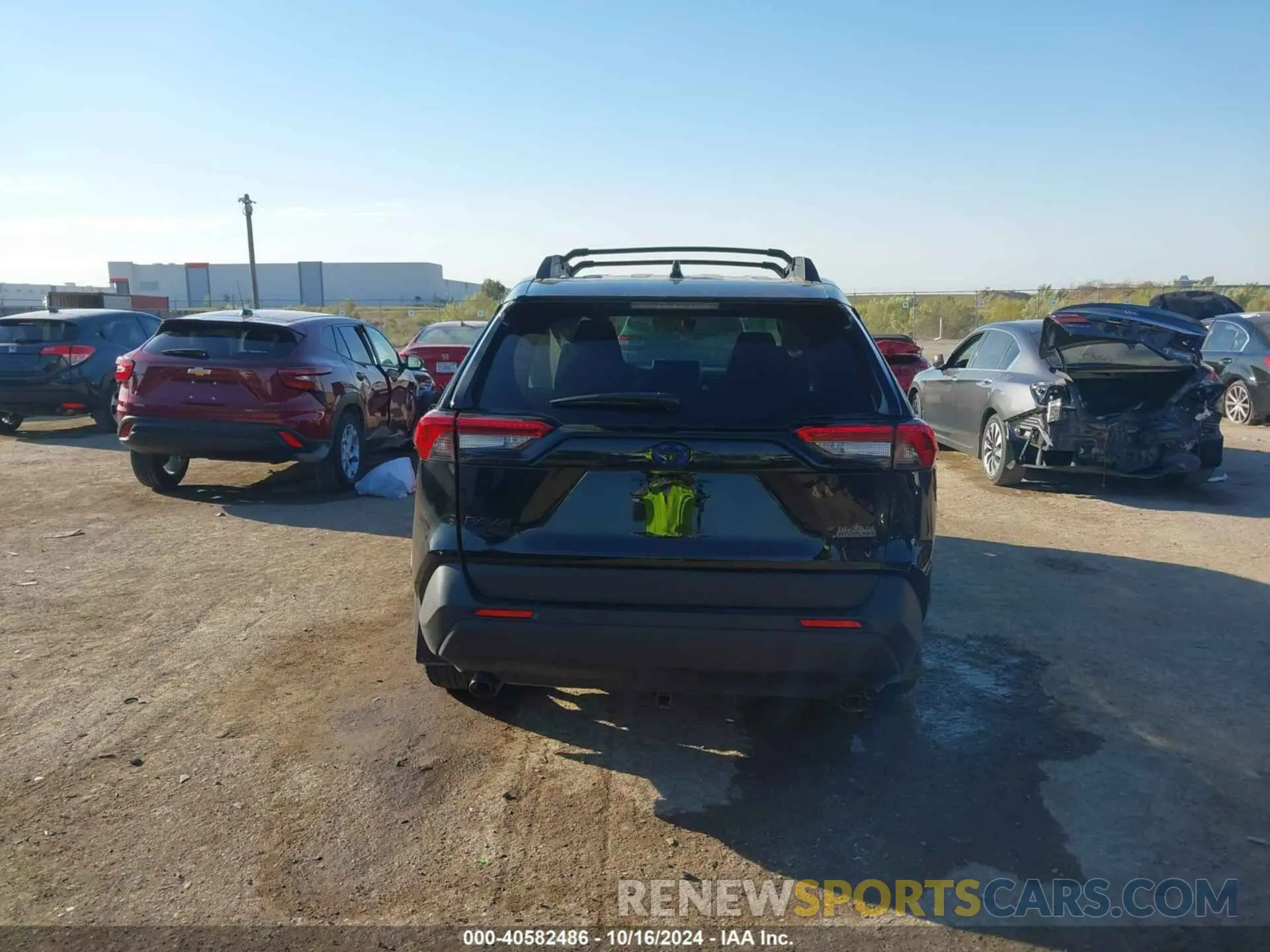 16 fotografías del automóvil dañado 2T3UWRFV6RW222719 TOYOTA RAV4 HYBRID 2024