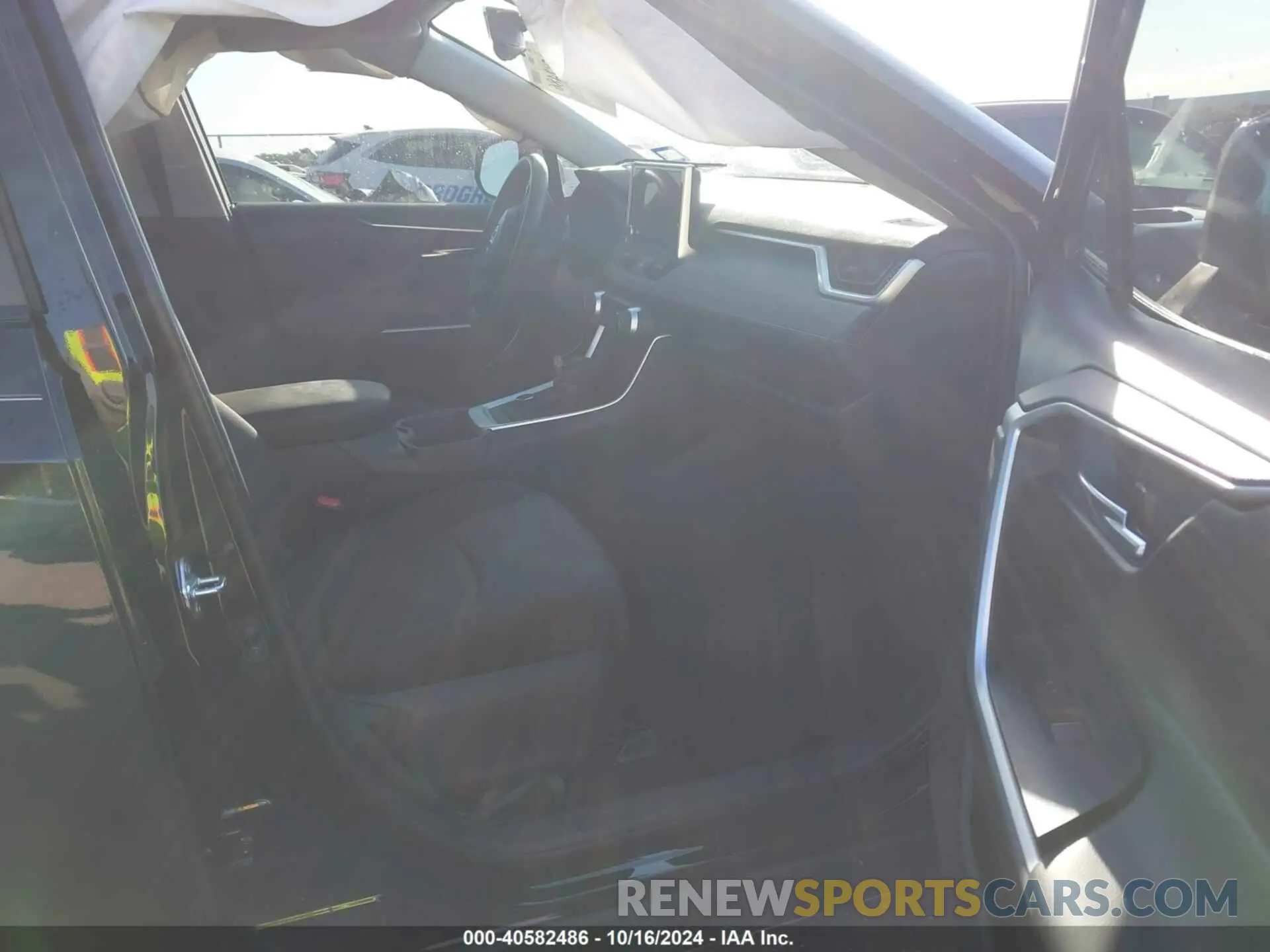 5 fotografías del automóvil dañado 2T3UWRFV6RW222719 TOYOTA RAV4 HYBRID 2024