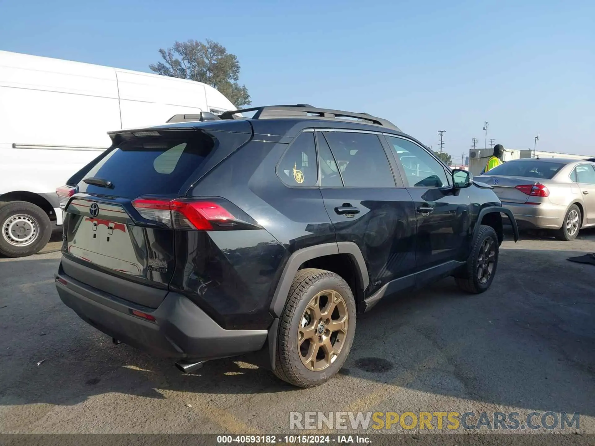 4 fotografías del automóvil dañado 2T3UWRFV8RW204576 TOYOTA RAV4 HYBRID 2024