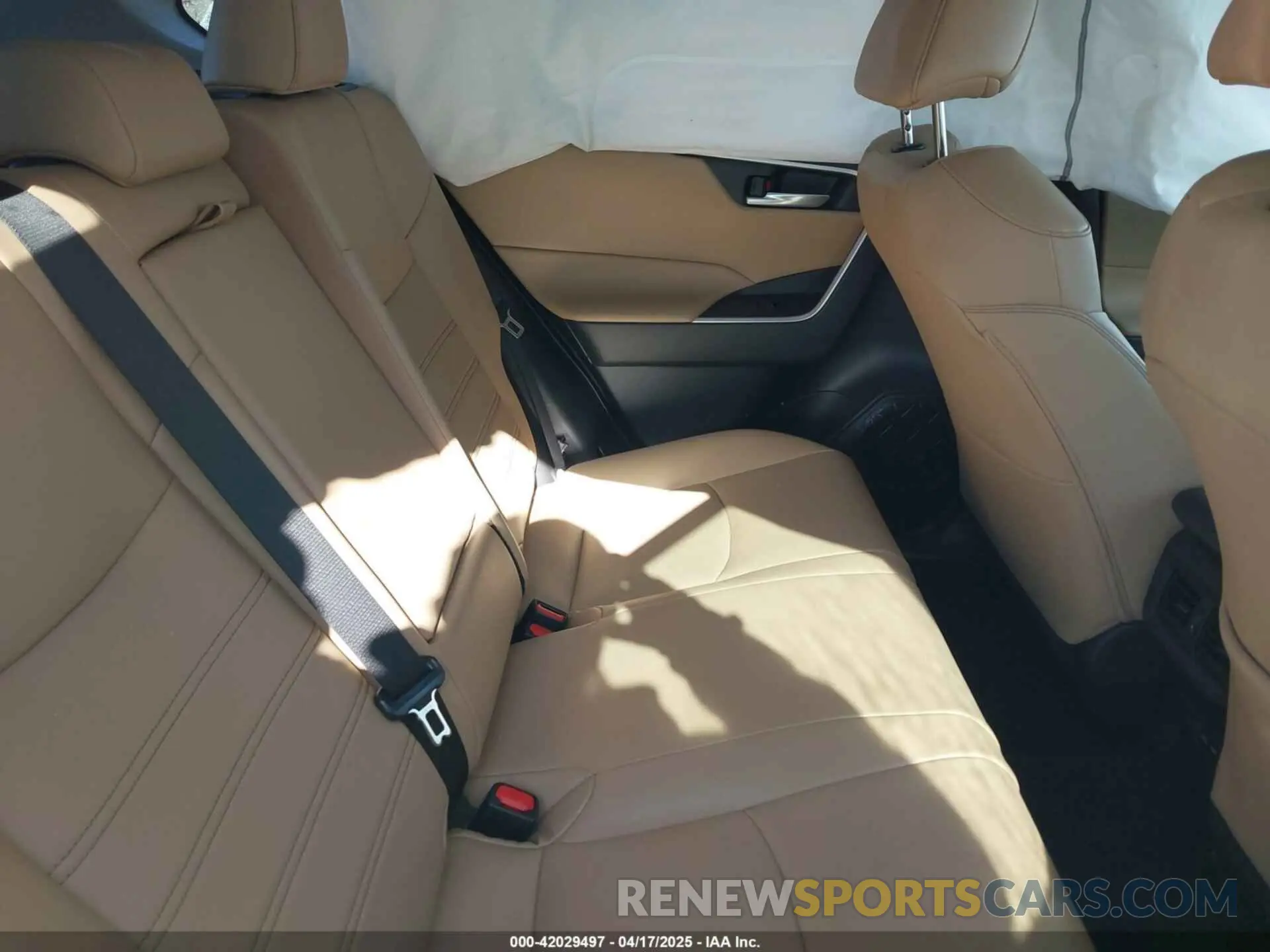 8 fotografías del automóvil dañado 4T3B6RFV5RU146160 TOYOTA RAV4 HYBRID 2024
