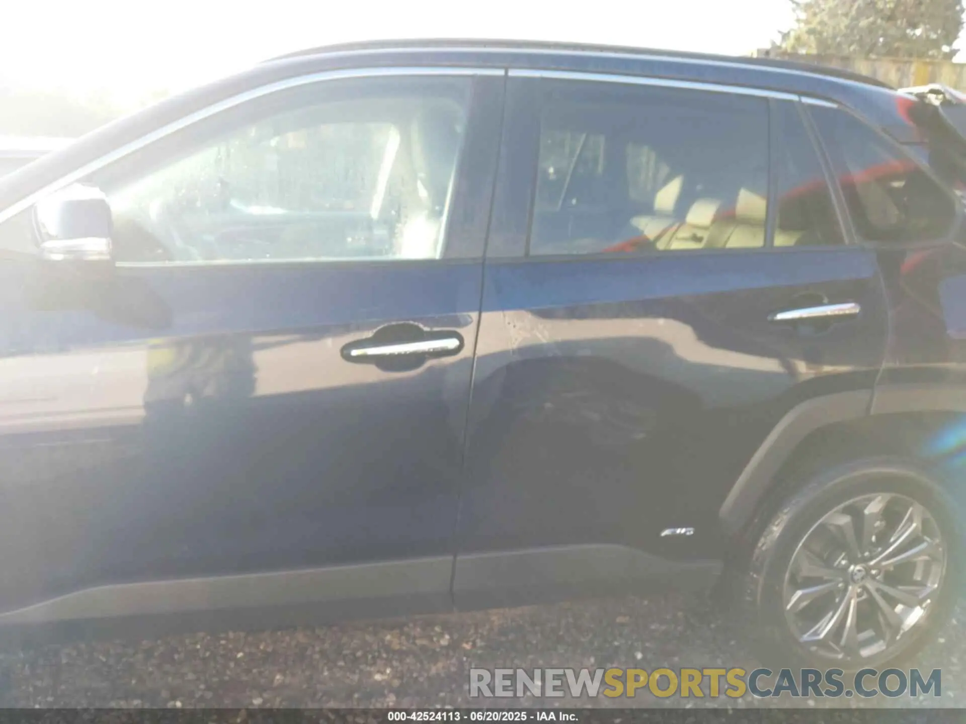15 fotografías del automóvil dañado 4T3D6RFV5RU170502 TOYOTA RAV4 HYBRID 2024