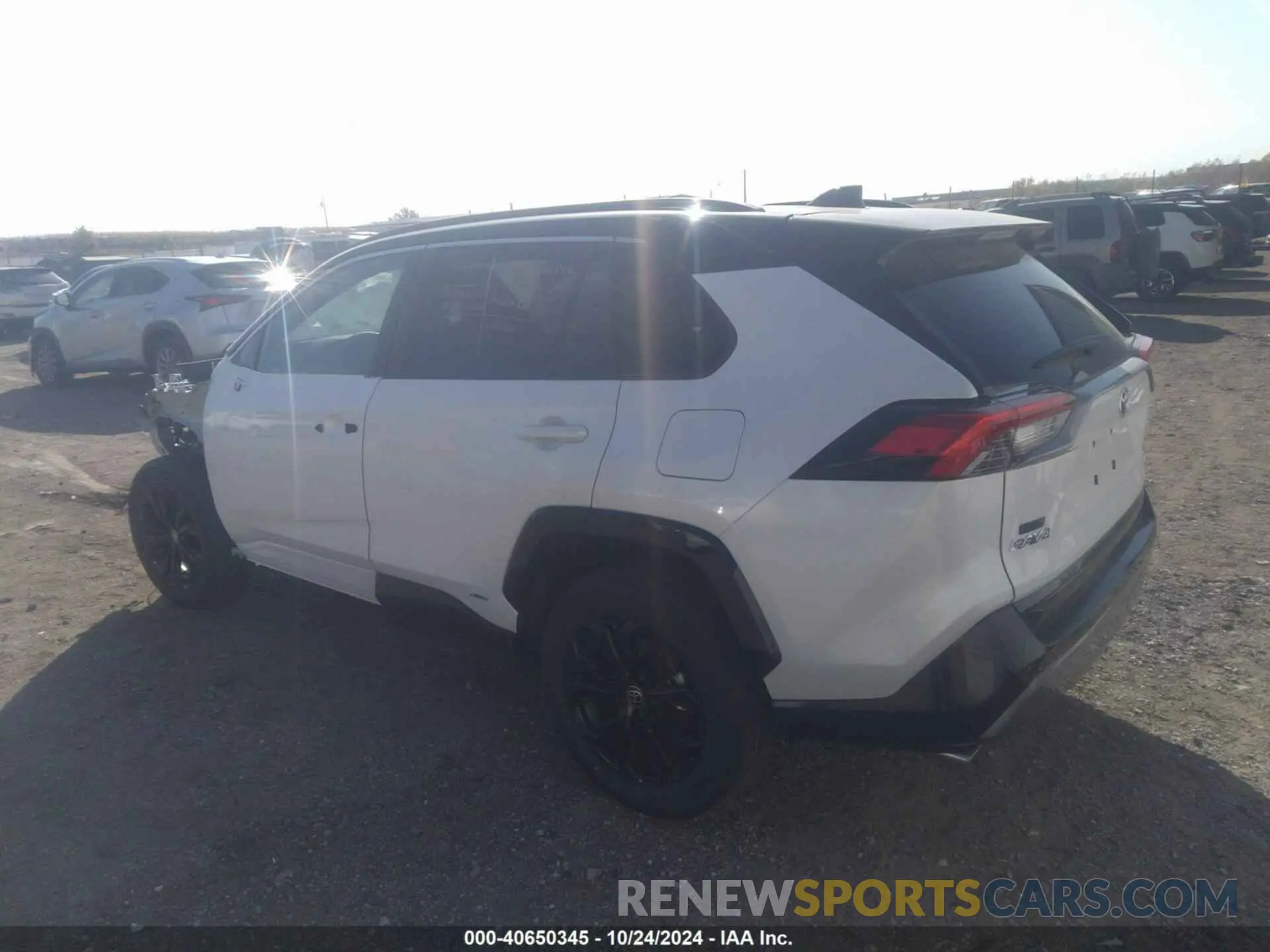 3 fotografías del automóvil dañado 4T3E6RFV0RU167463 TOYOTA RAV4 HYBRID 2024
