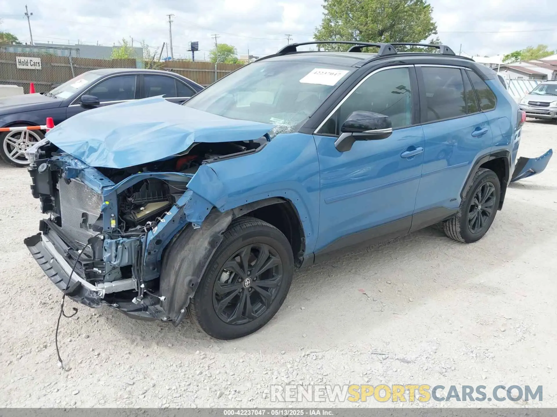 2 fotografías del automóvil dañado 4T3E6RFV4RU163271 TOYOTA RAV4 HYBRID 2024