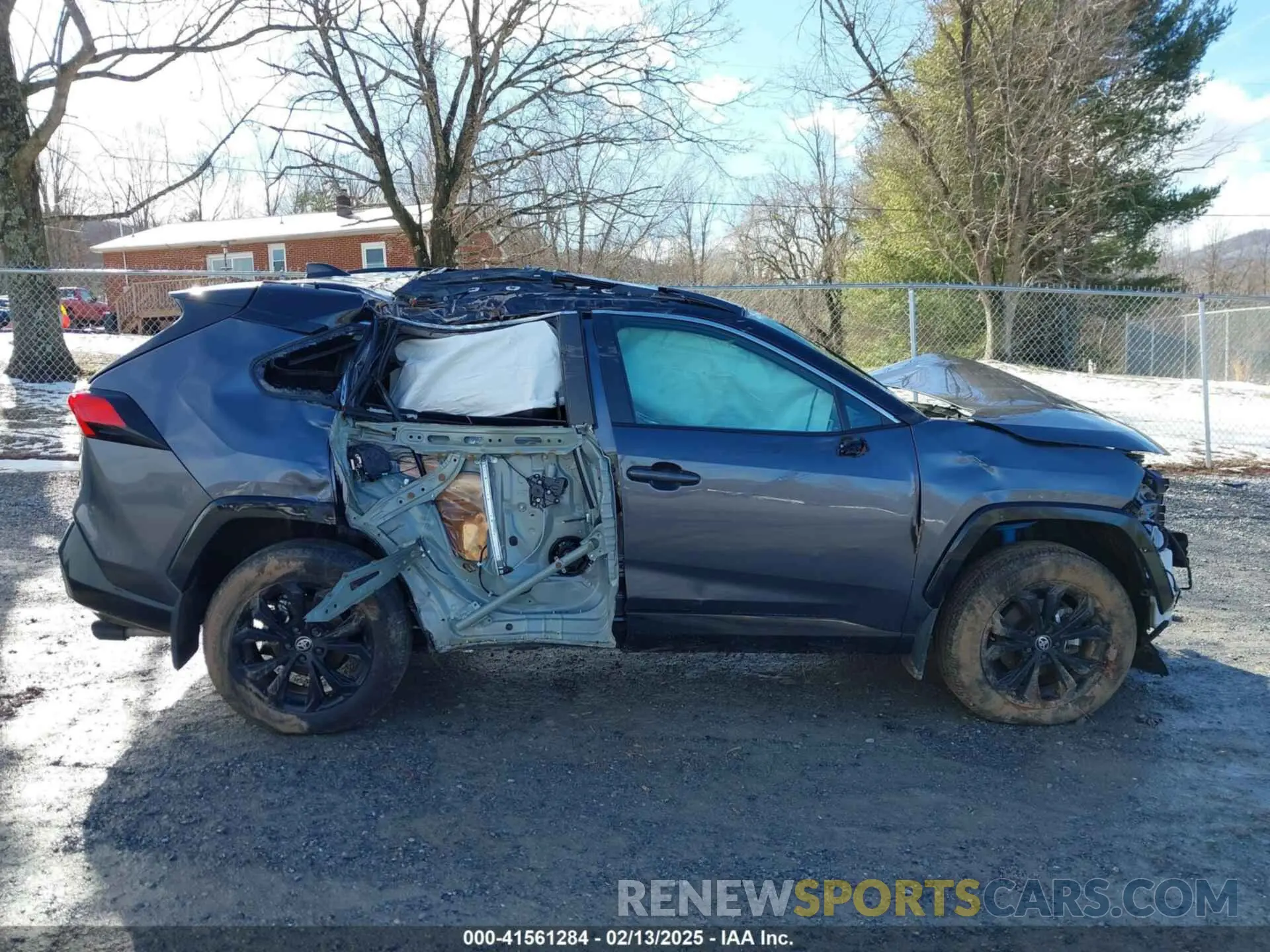 14 fotografías del automóvil dañado 4T3E6RFV6RU144463 TOYOTA RAV4 HYBRID 2024
