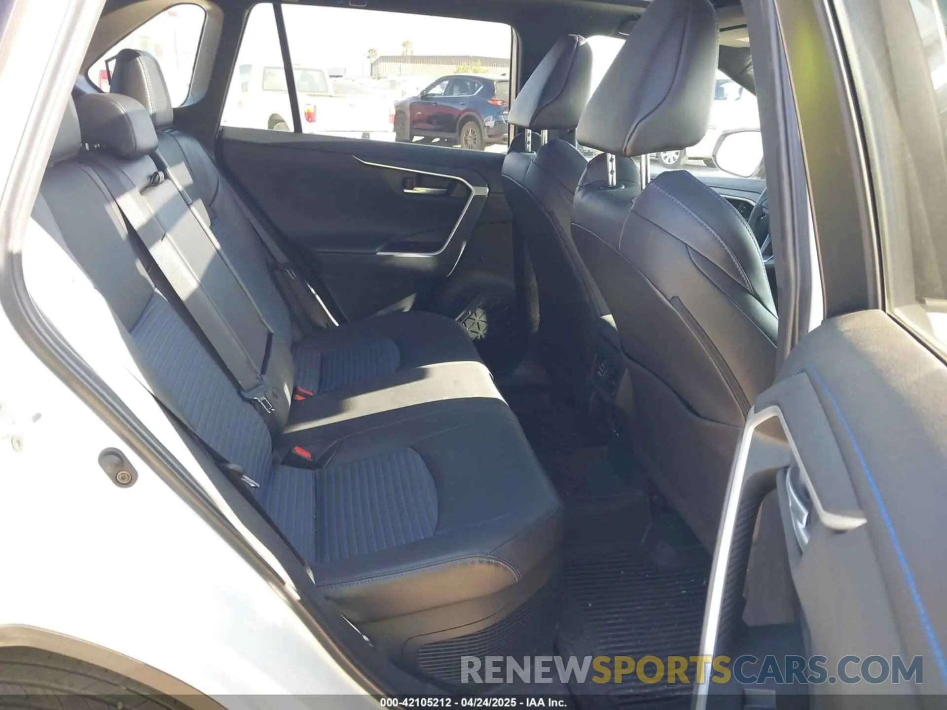 8 fotografías del automóvil dañado 4T3E6RFVXRU149410 TOYOTA RAV4 HYBRID 2024