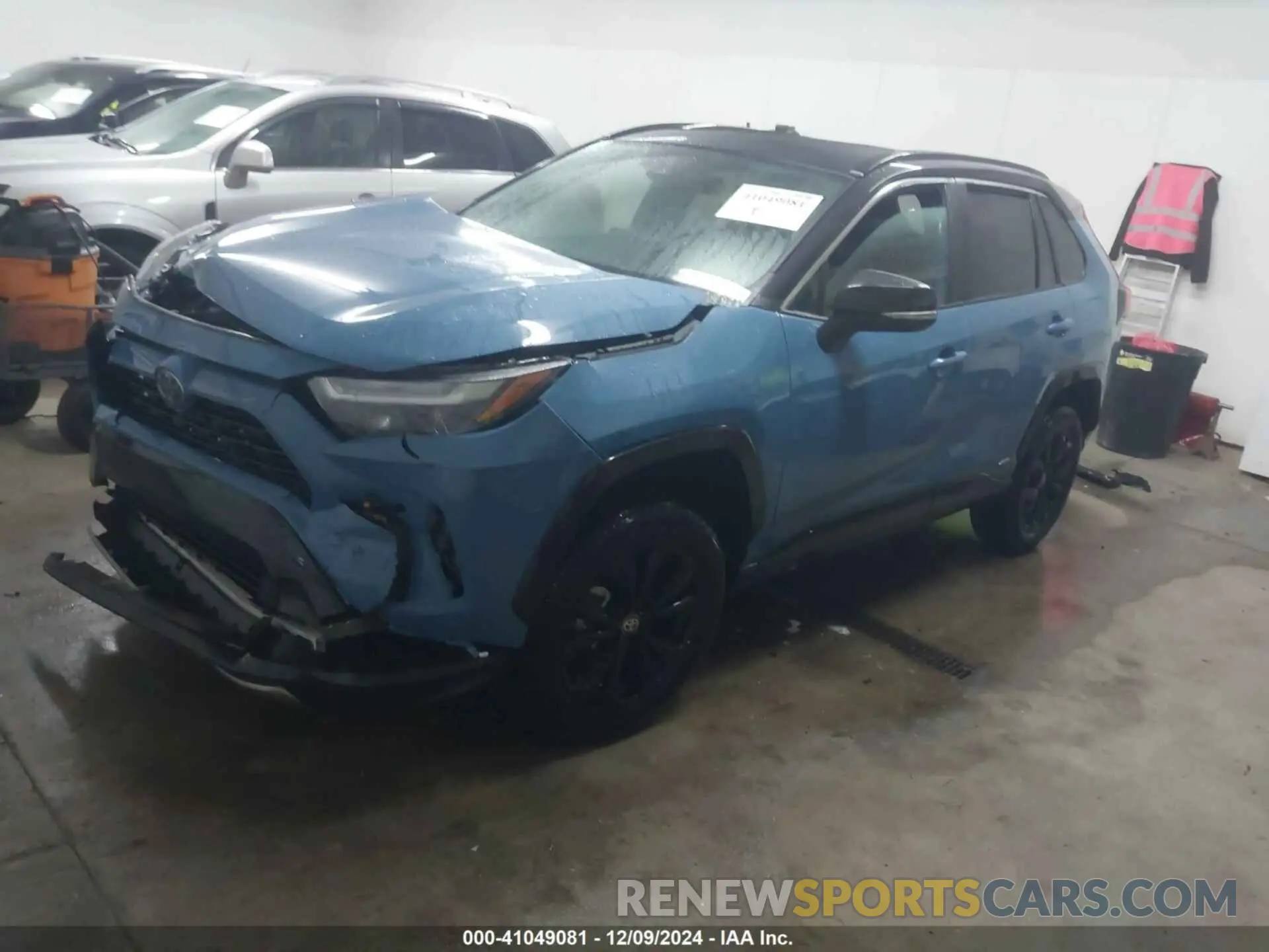 2 fotografías del automóvil dañado 4T3E6RFVXRU166627 TOYOTA RAV4 HYBRID 2024