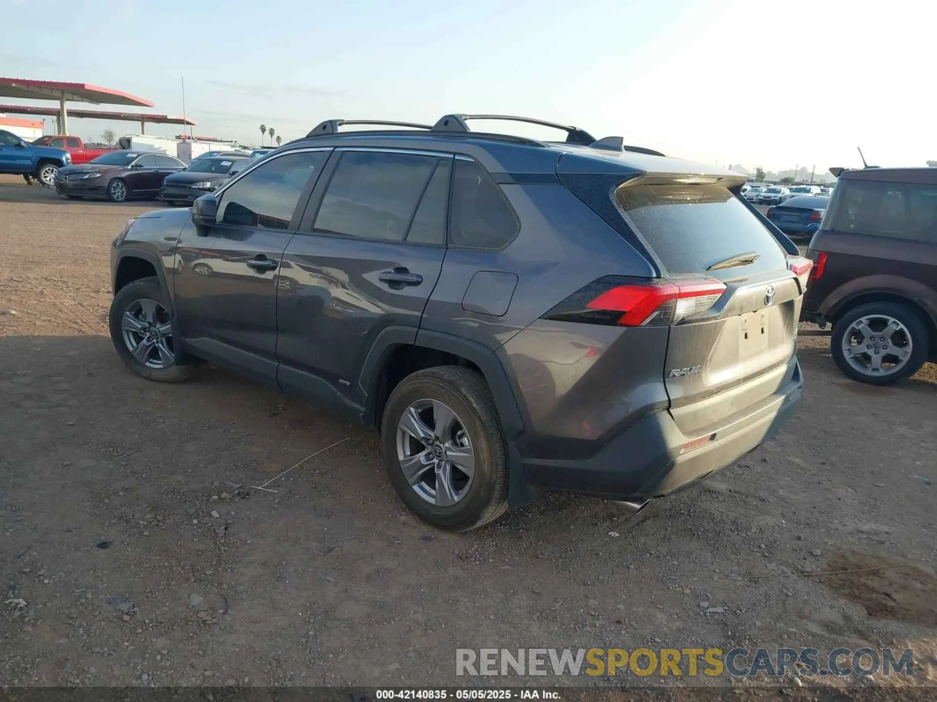 3 fotografías del automóvil dañado 4T3LWRFV2RU117235 TOYOTA RAV4 HYBRID 2024