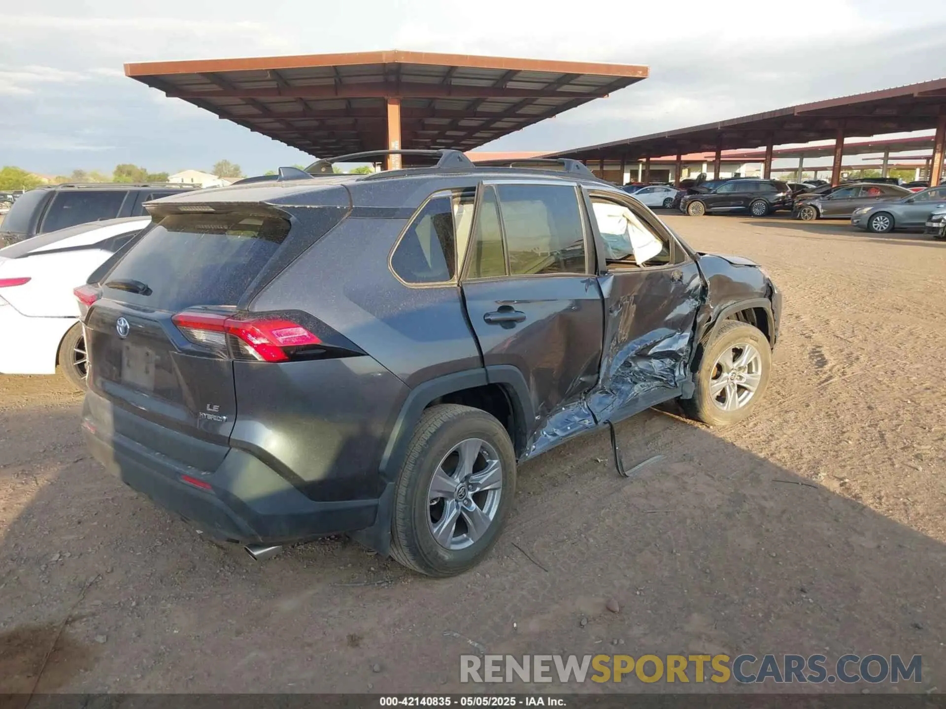 4 fotografías del automóvil dañado 4T3LWRFV2RU117235 TOYOTA RAV4 HYBRID 2024