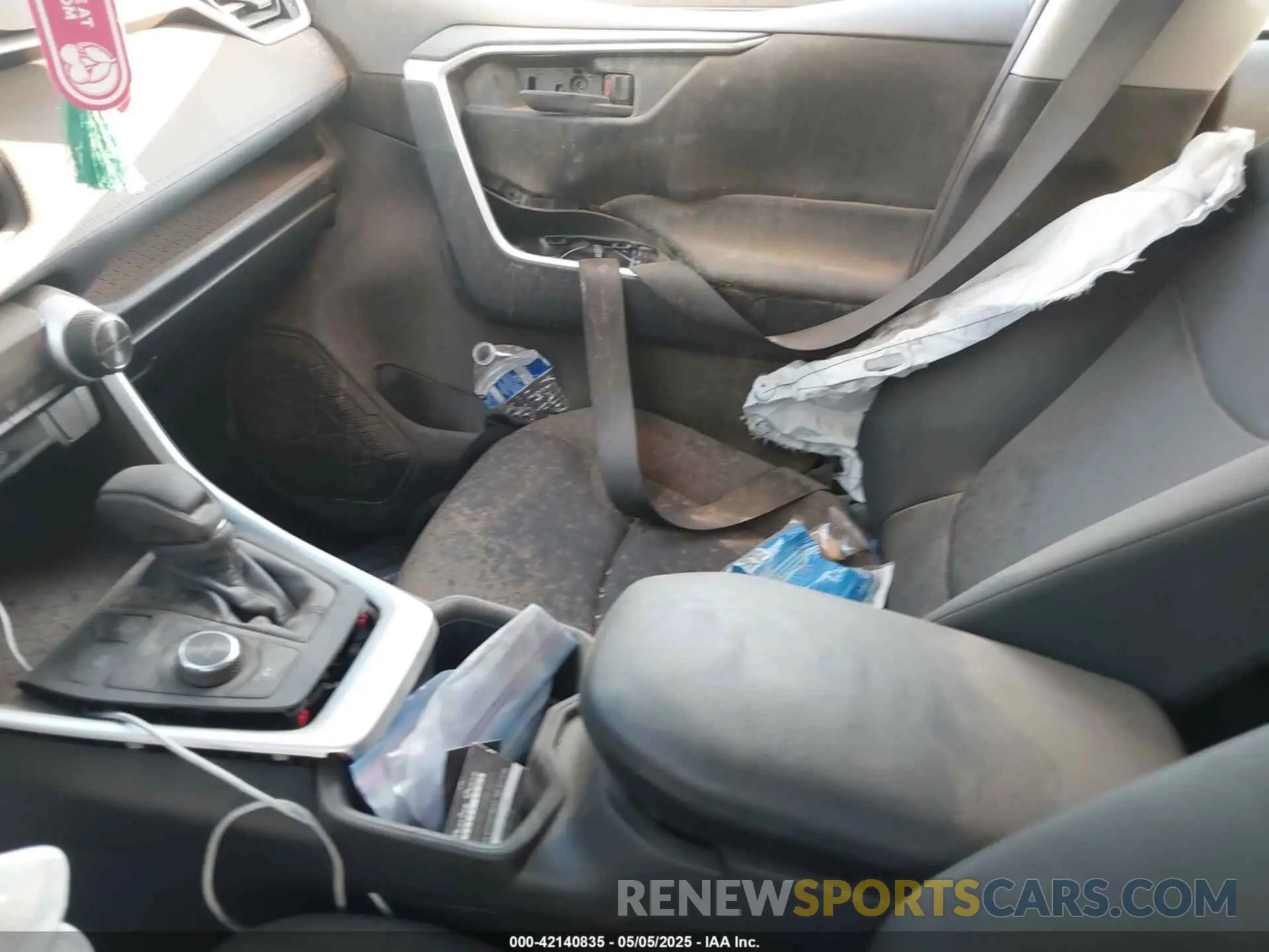 5 fotografías del automóvil dañado 4T3LWRFV2RU117235 TOYOTA RAV4 HYBRID 2024