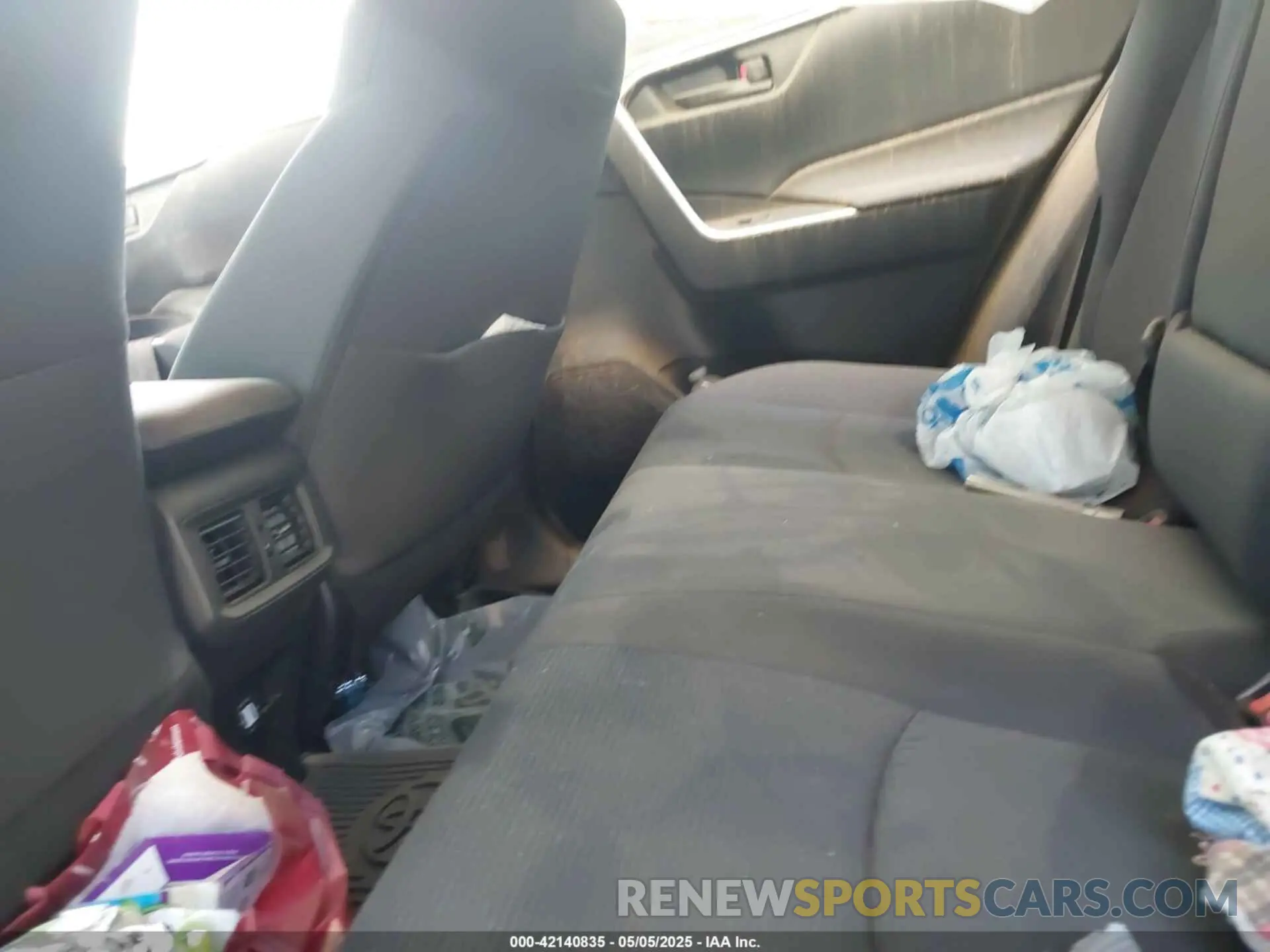 8 fotografías del automóvil dañado 4T3LWRFV2RU117235 TOYOTA RAV4 HYBRID 2024
