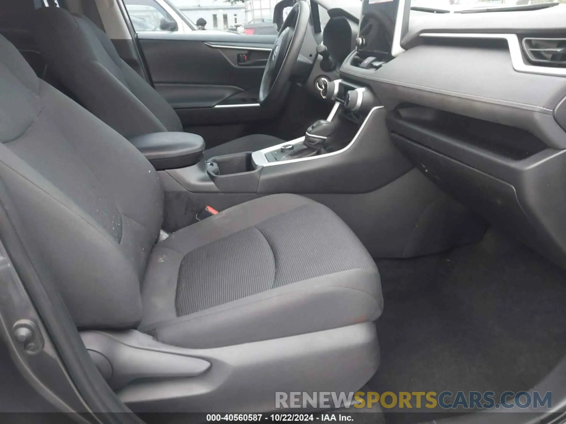 5 fotografías del automóvil dañado 4T3LWRFV9RU143072 TOYOTA RAV4 HYBRID 2024